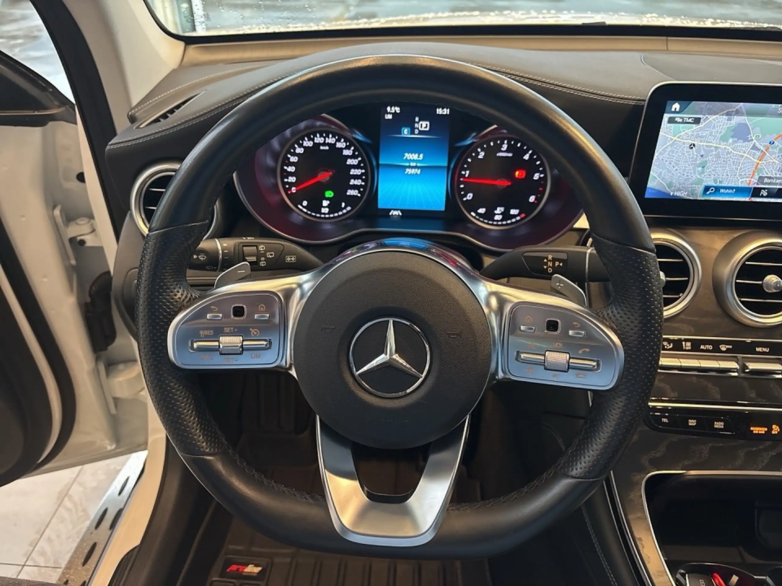 Mercedes-Benz - GLC 220