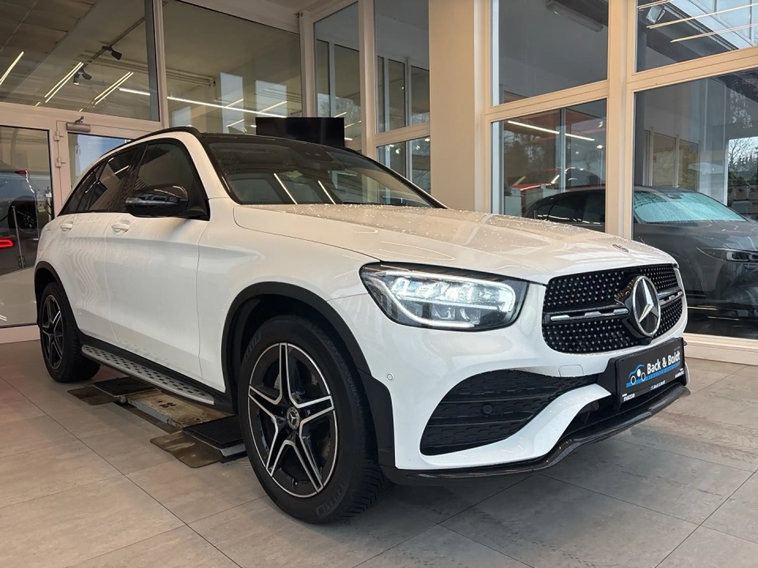 Mercedes-Benz - GLC 220