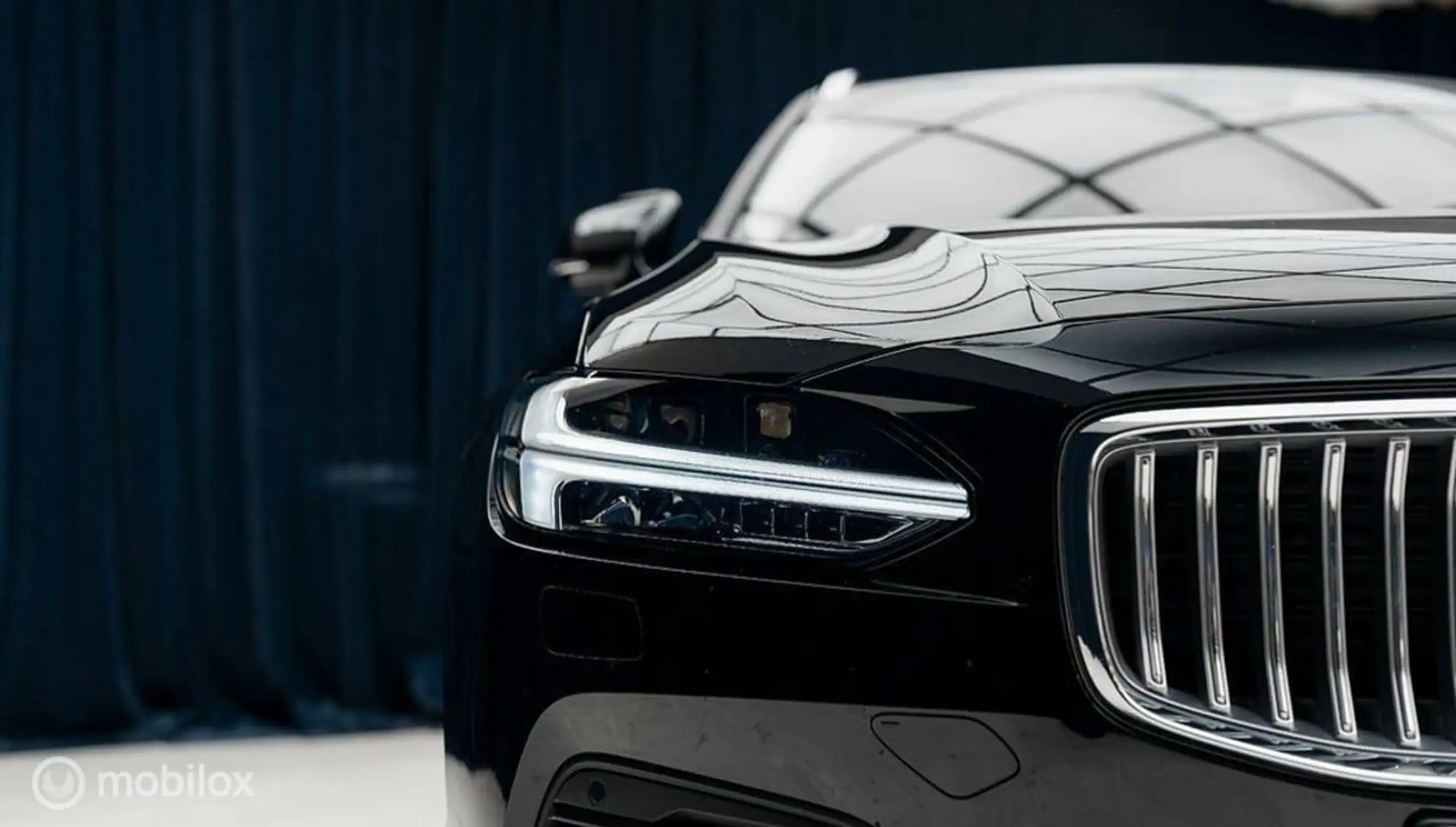 Volvo - V90