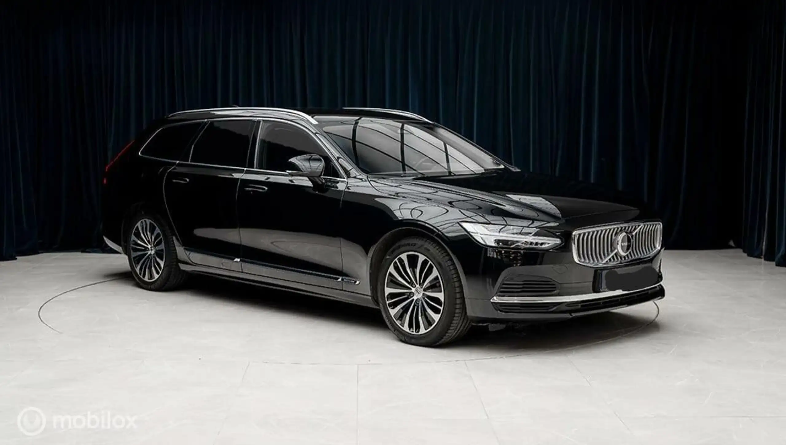 Volvo - V90