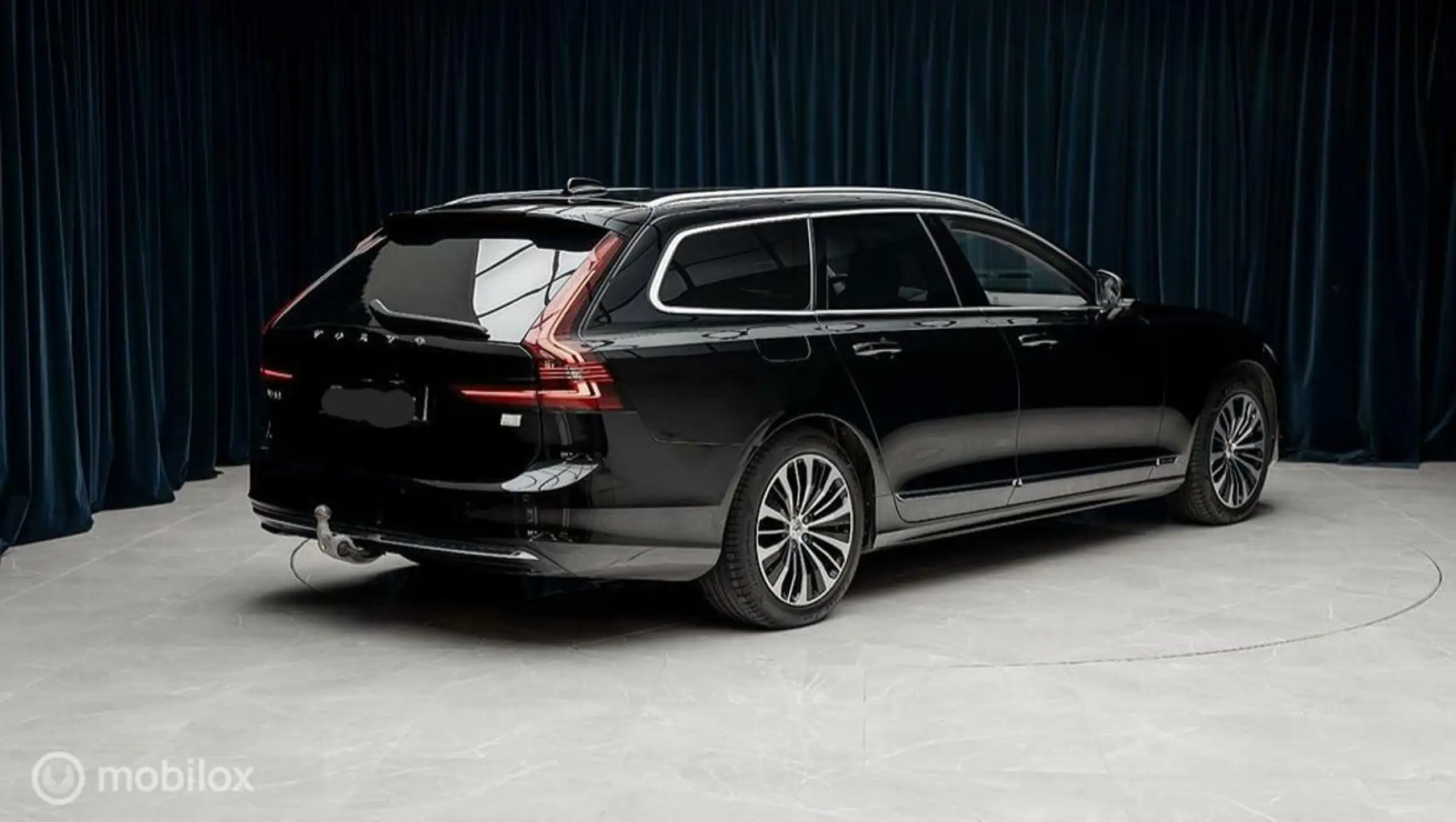 Volvo - V90