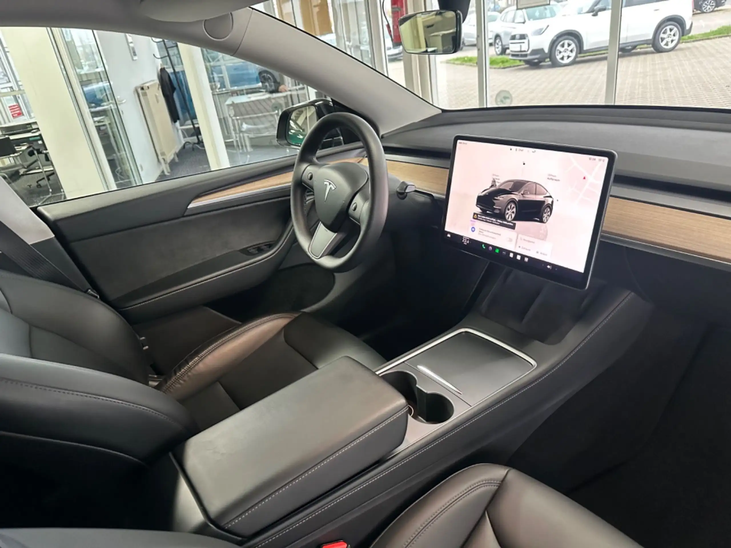 Tesla - Model Y