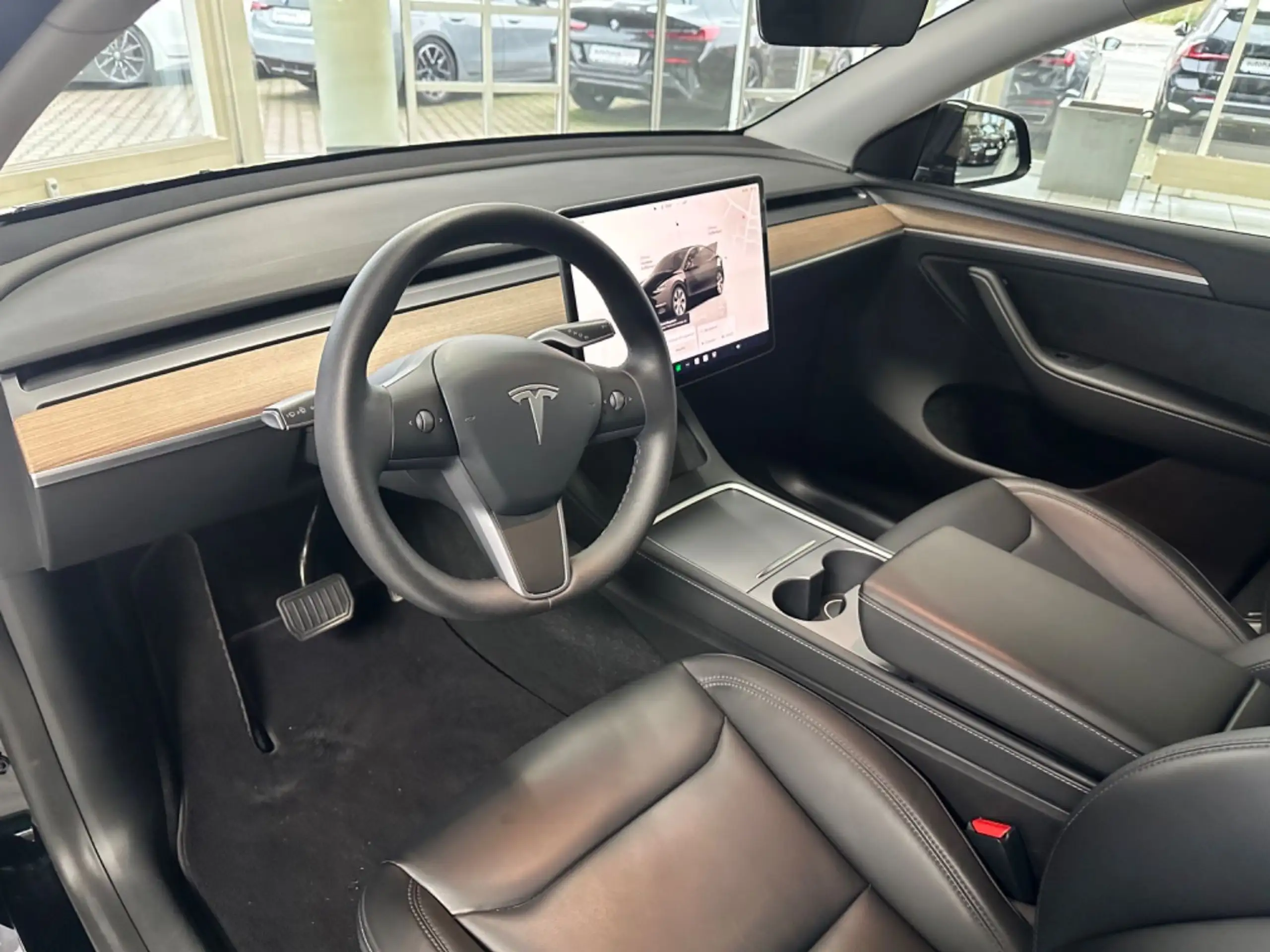 Tesla - Model Y