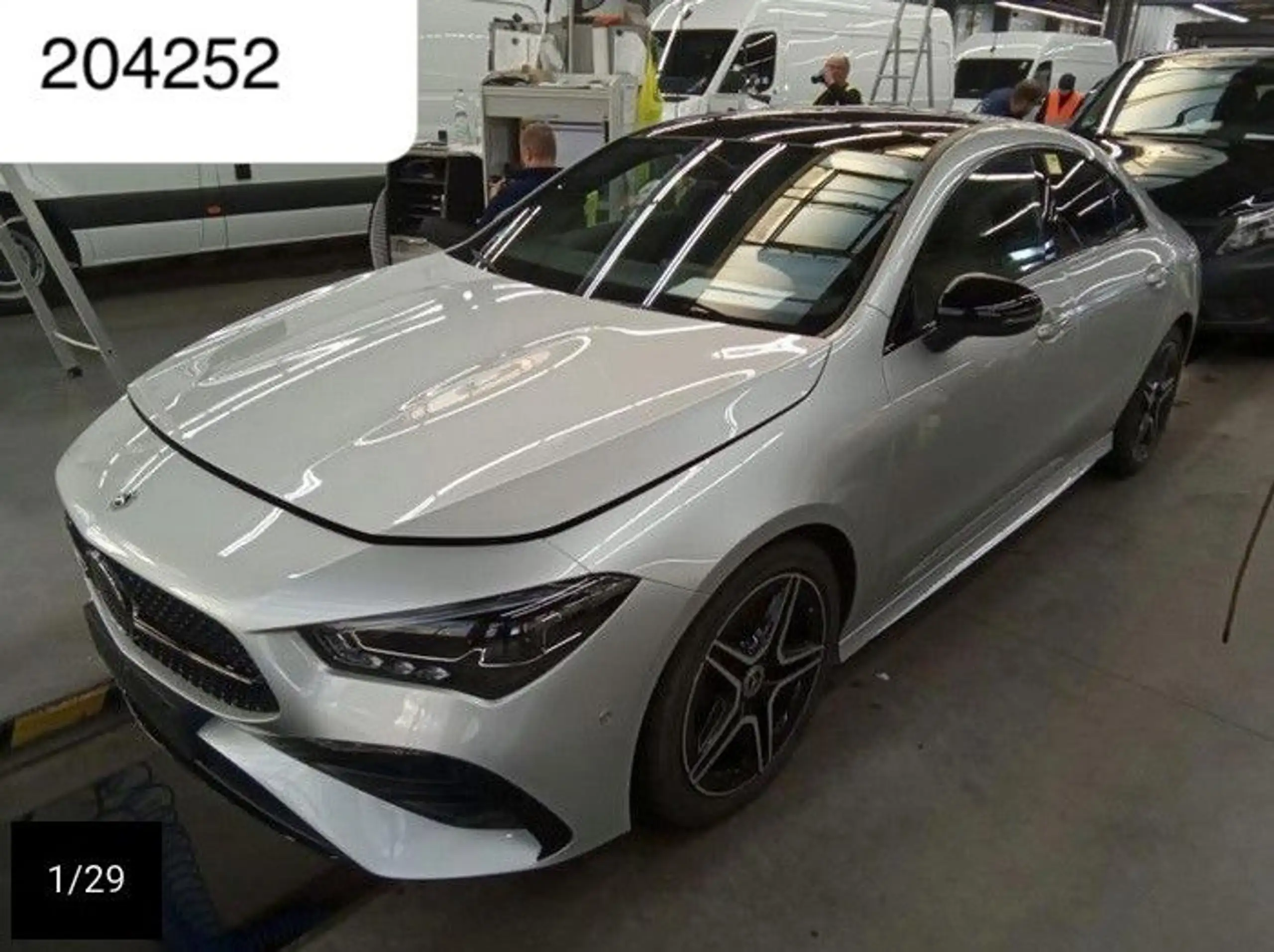 Mercedes-Benz - CLA 200