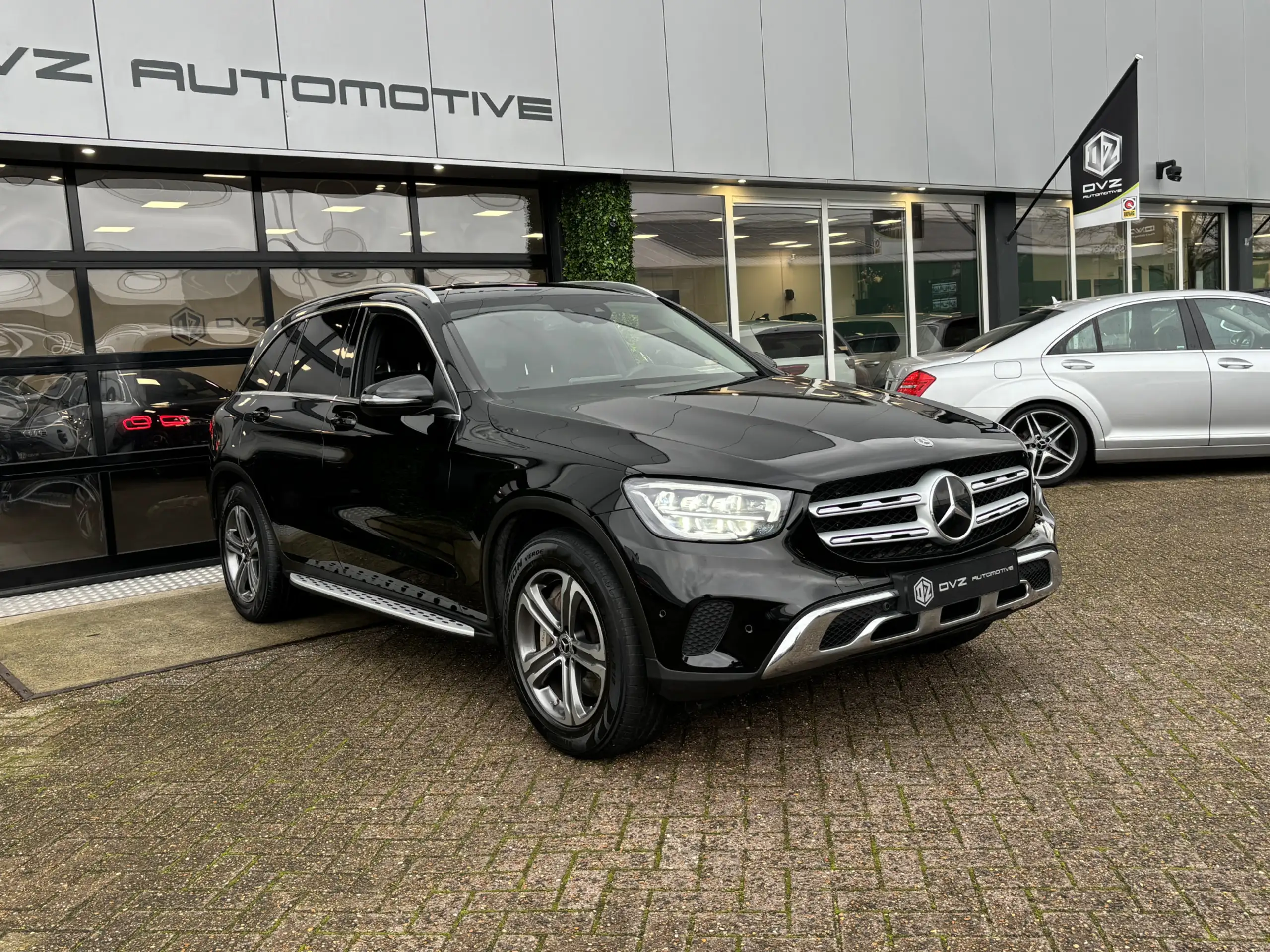 Mercedes-Benz - GLC 300