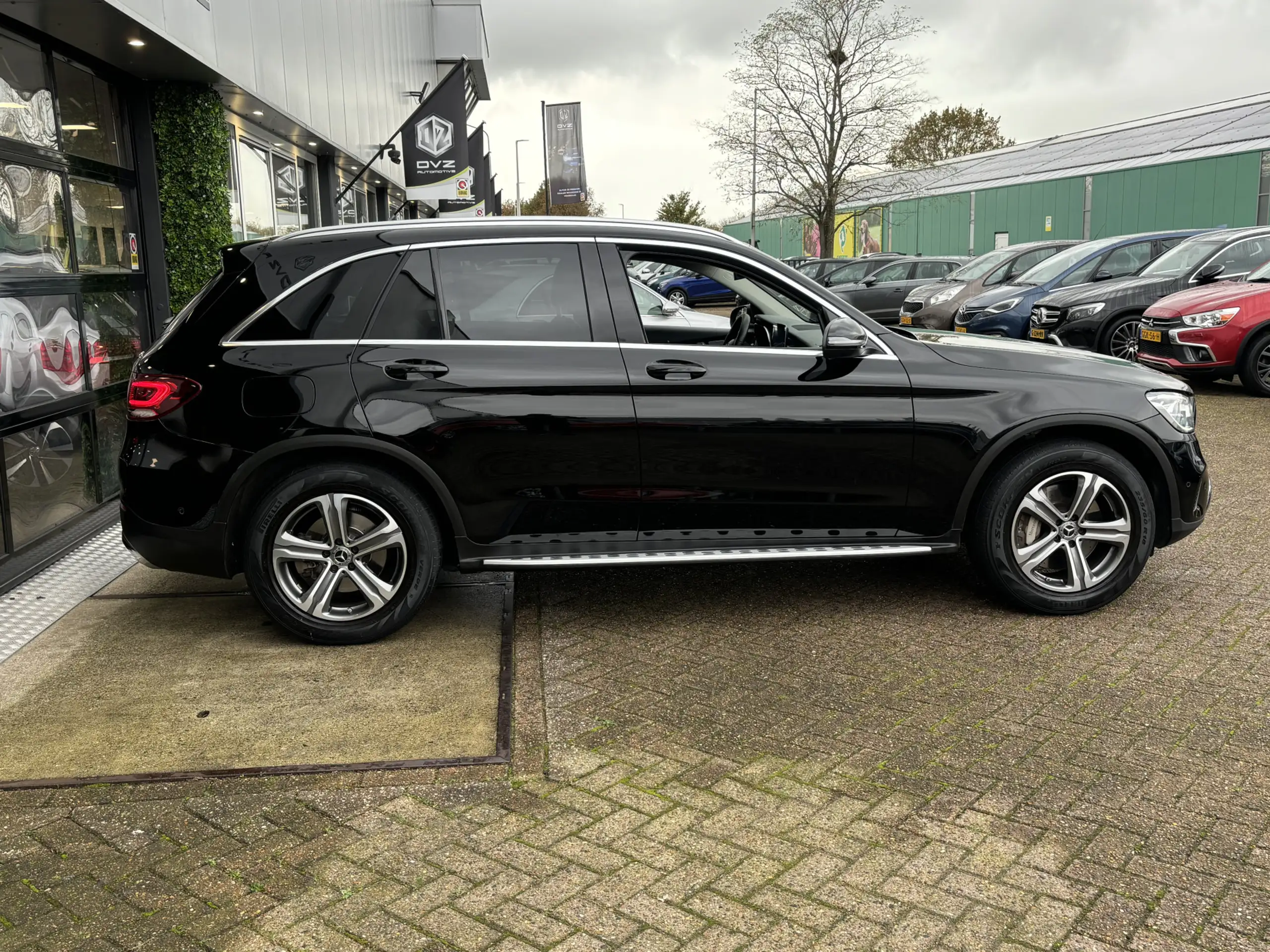 Mercedes-Benz - GLC 300