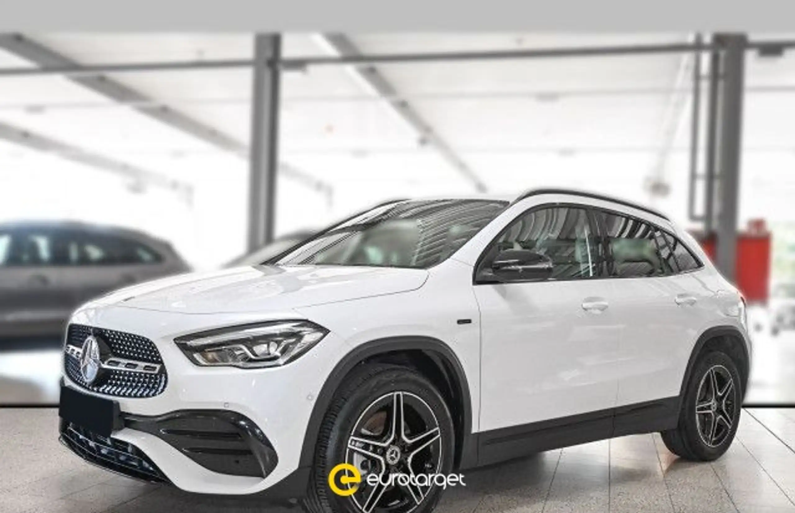 Mercedes-Benz - GLA 250