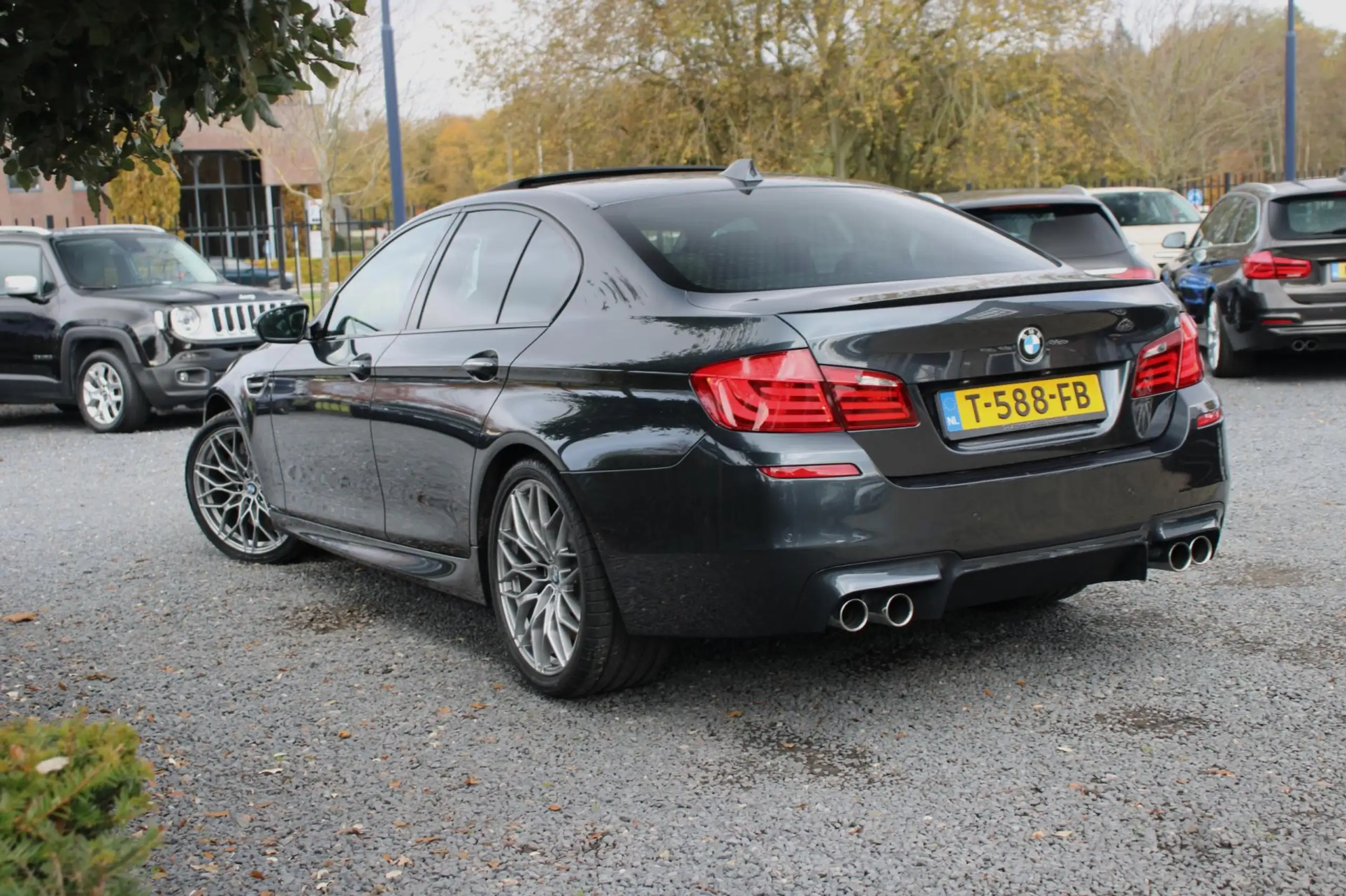 BMW - M5