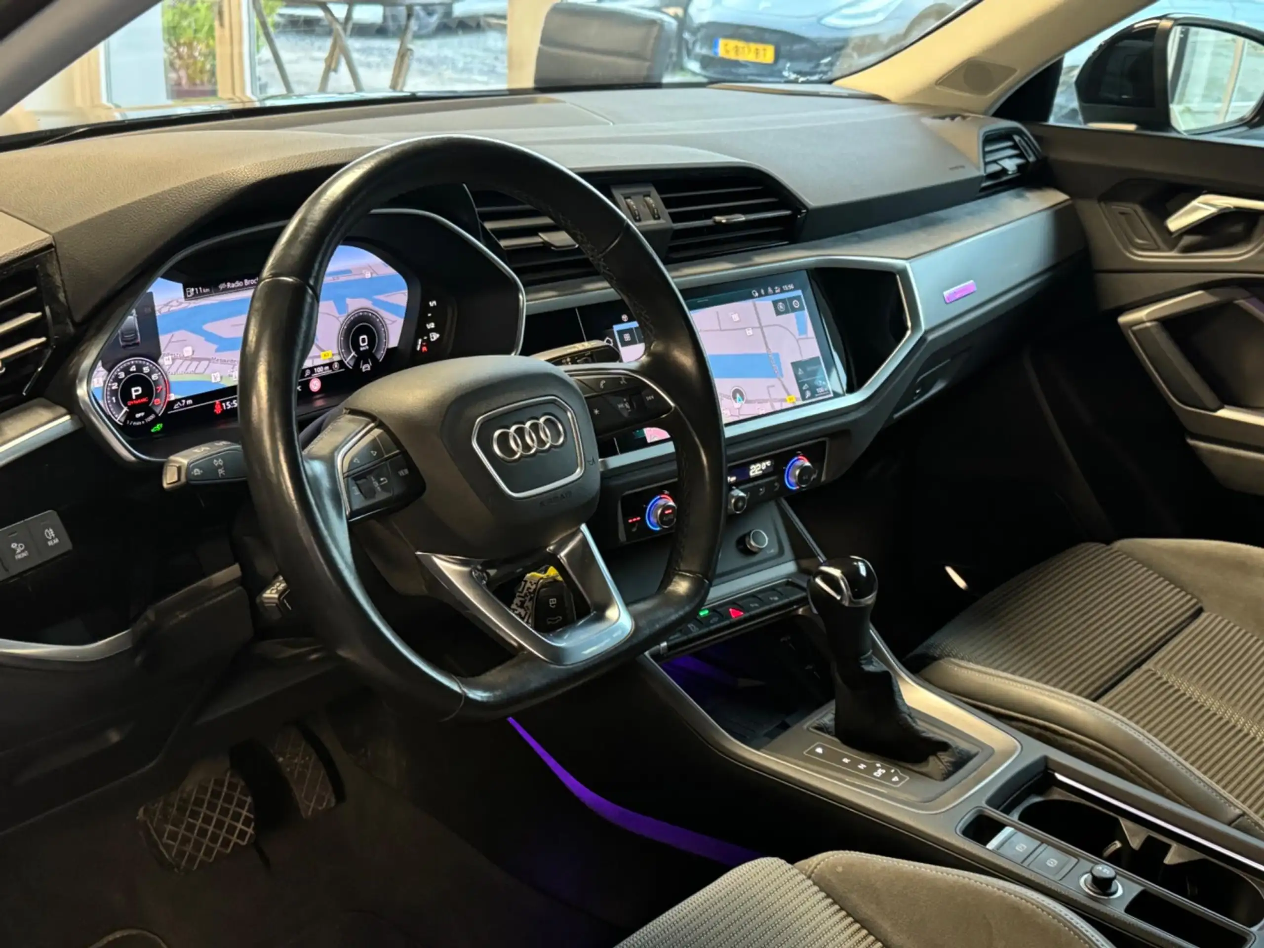 Audi - Q3