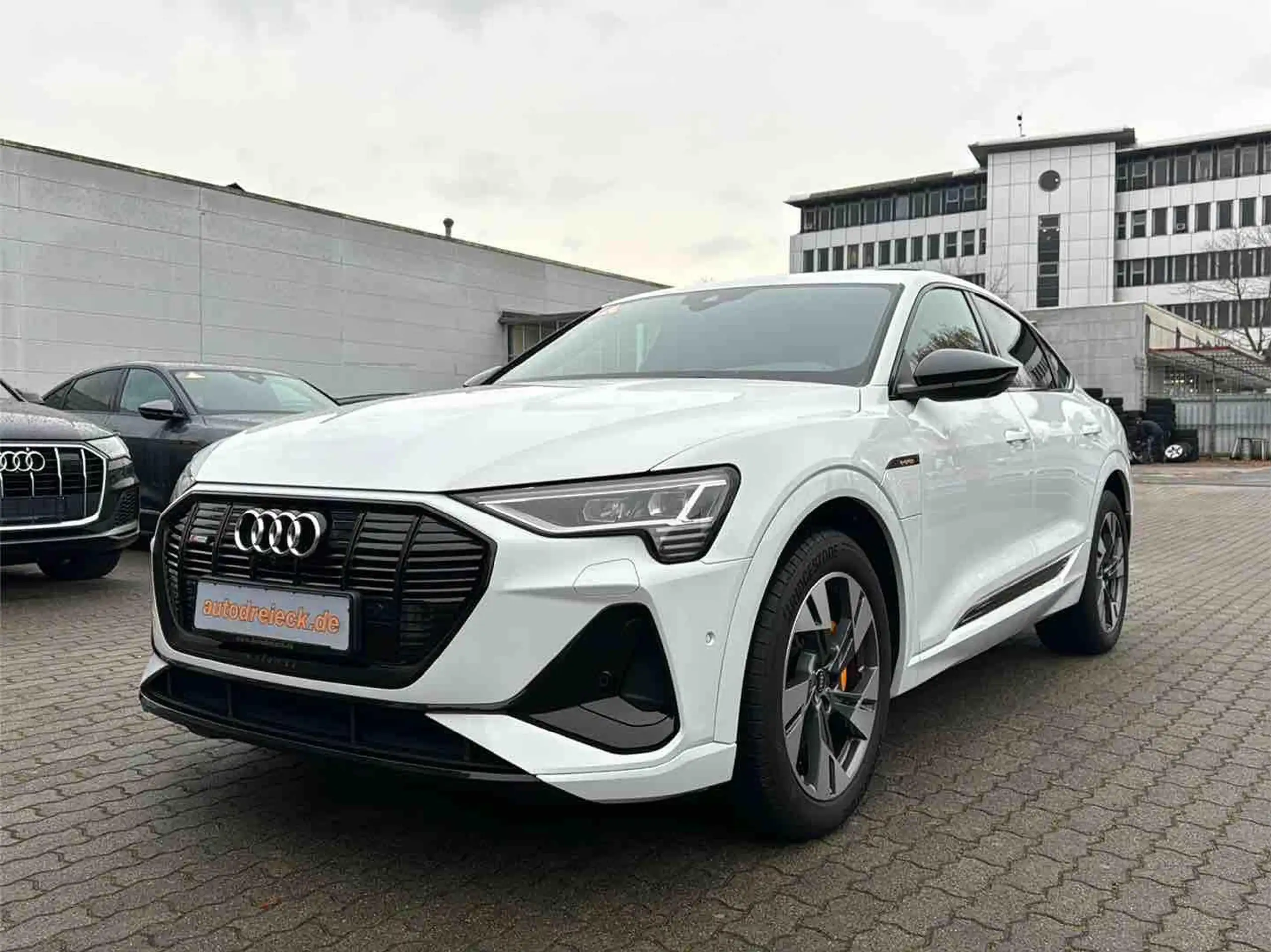 Audi - e-tron