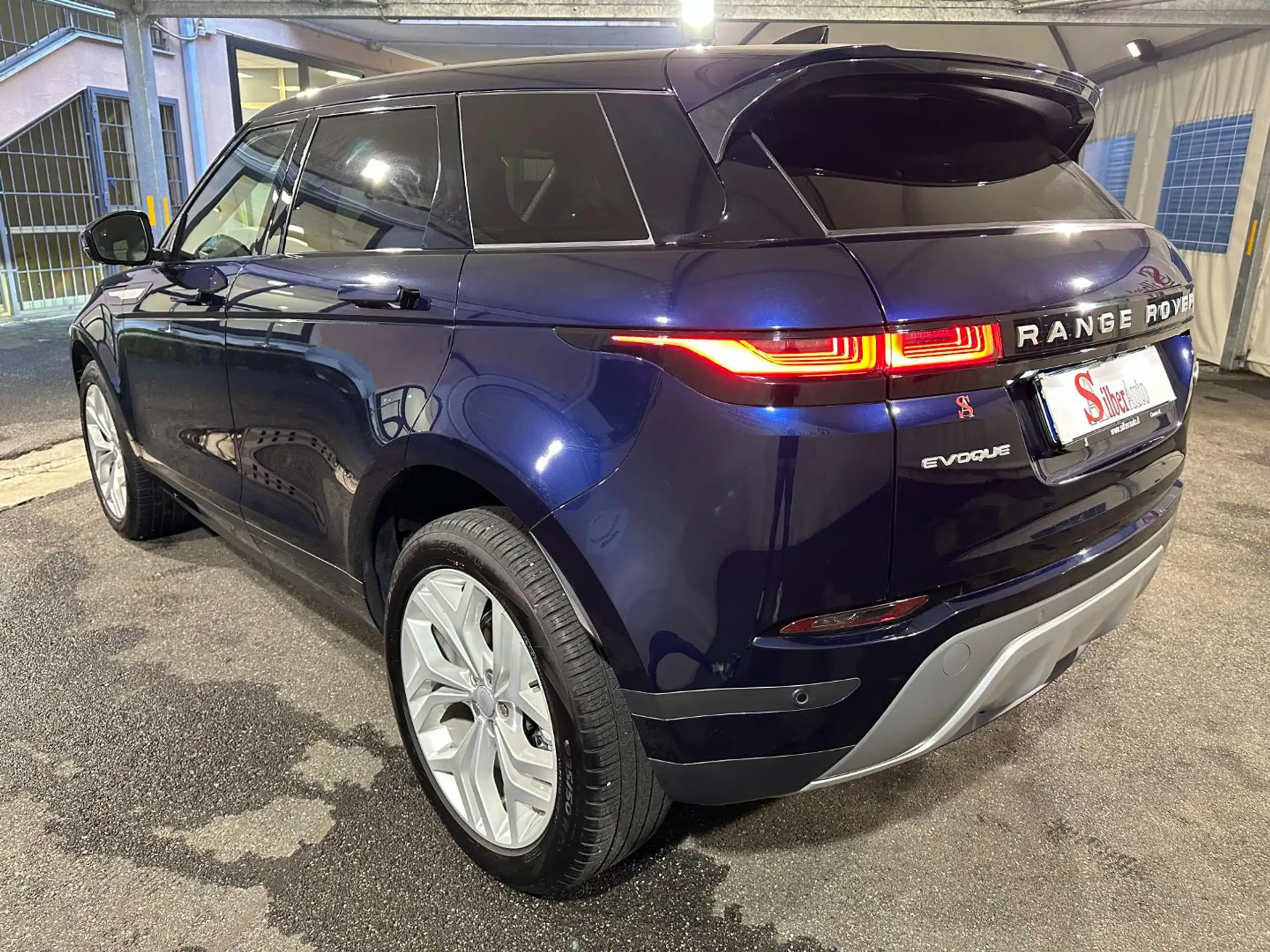 Land Rover - Range Rover Evoque