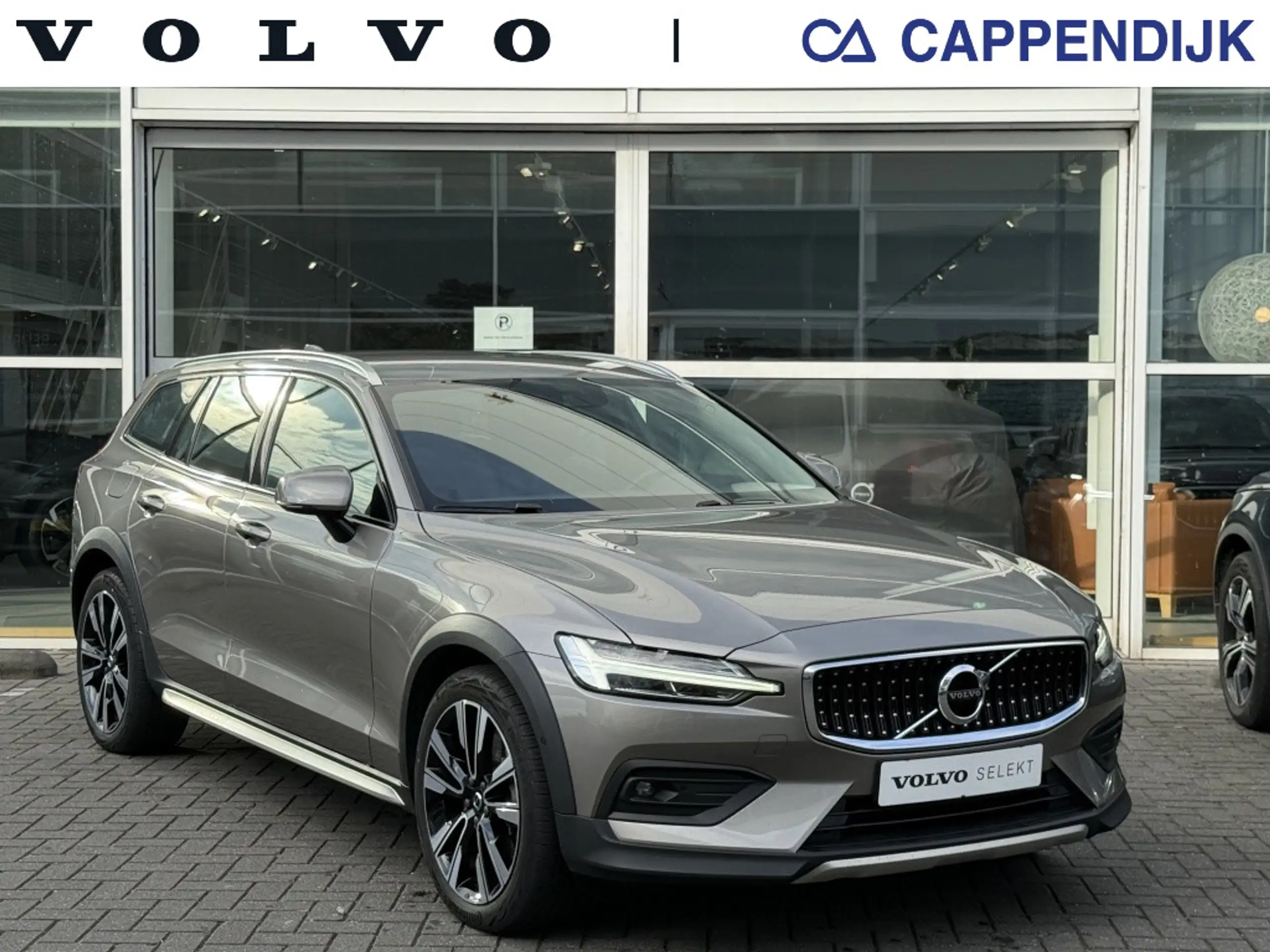 Volvo - V60 Cross Country