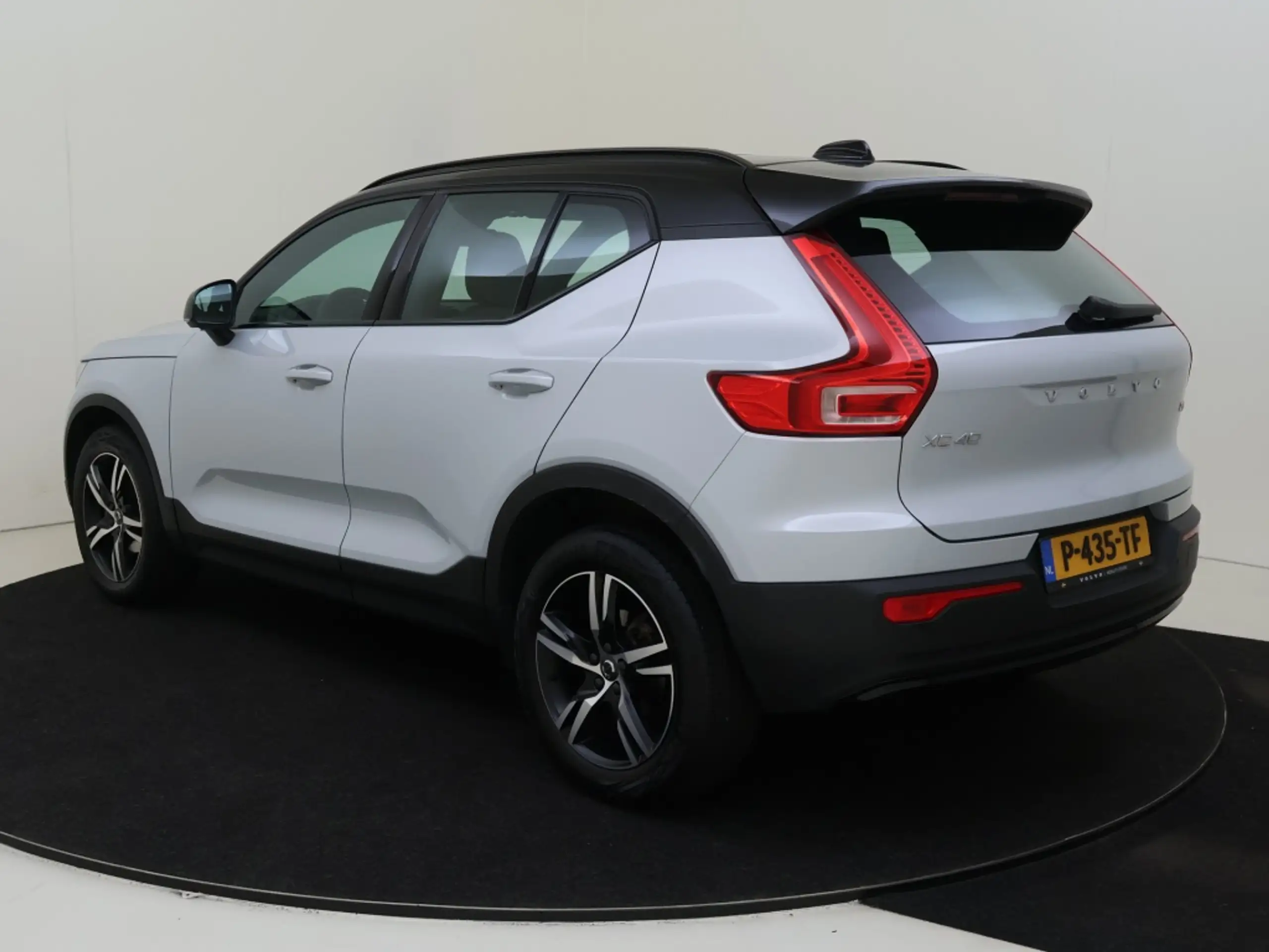 Volvo - XC40