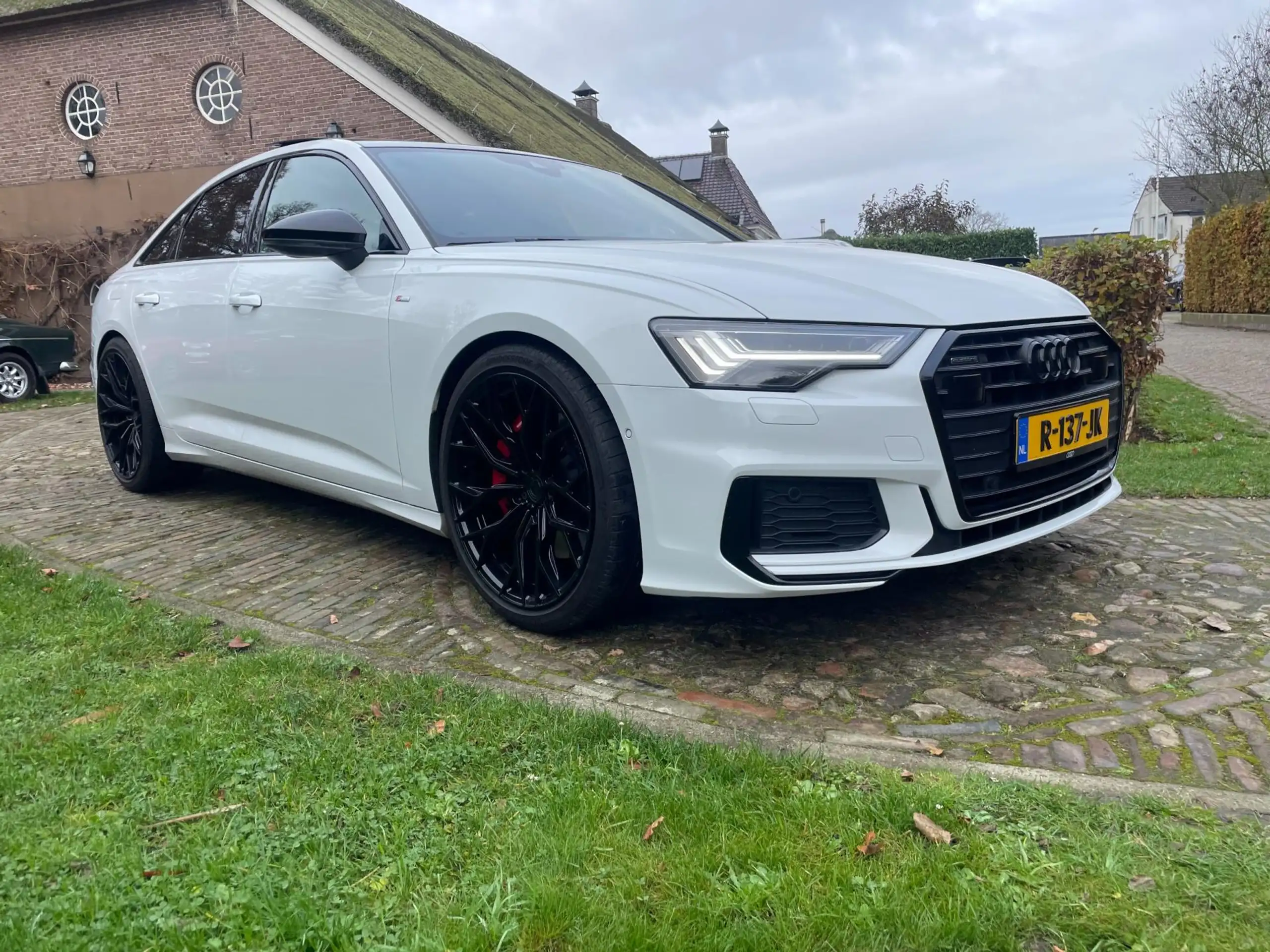 Audi - A6