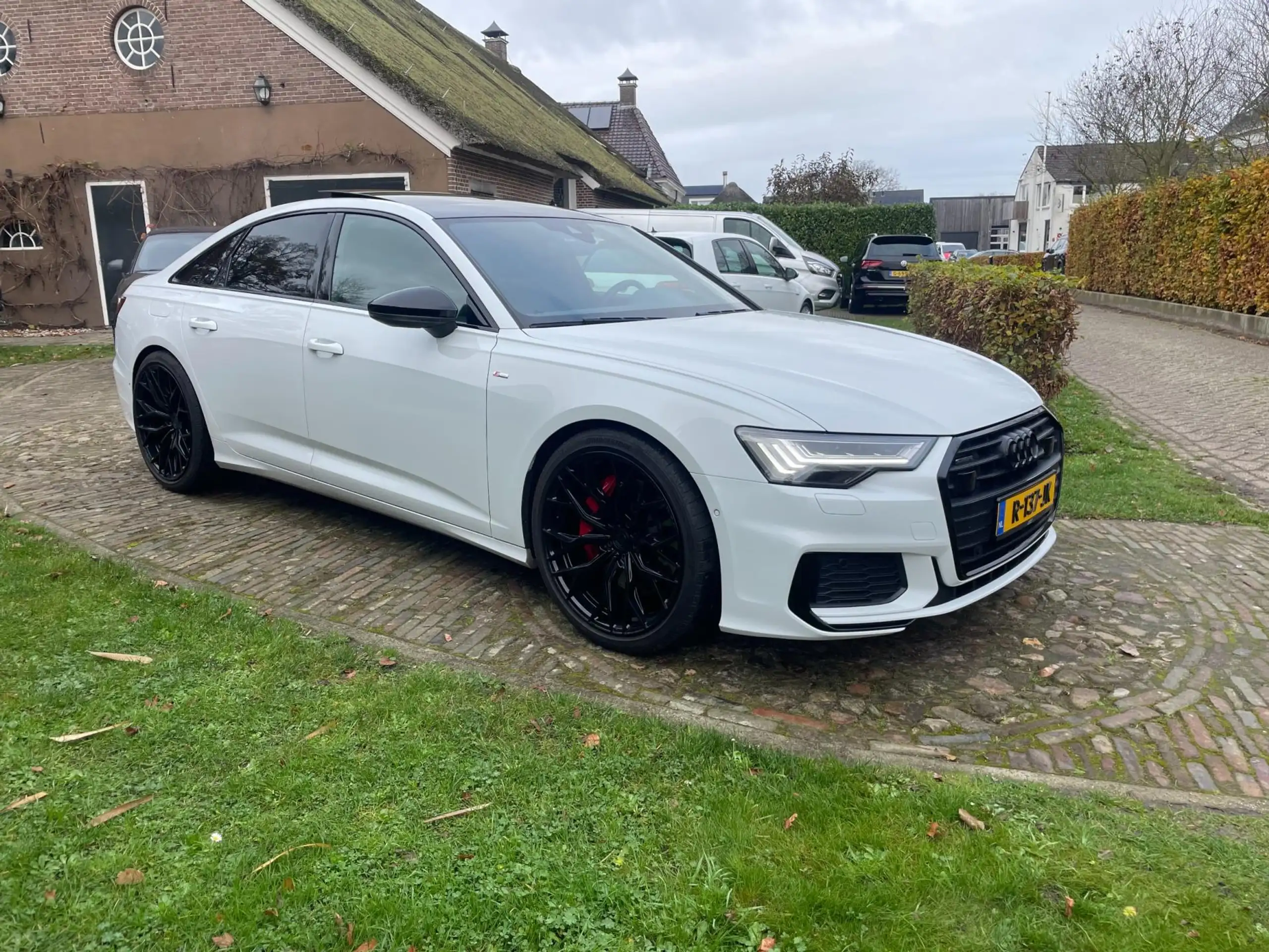 Audi - A6