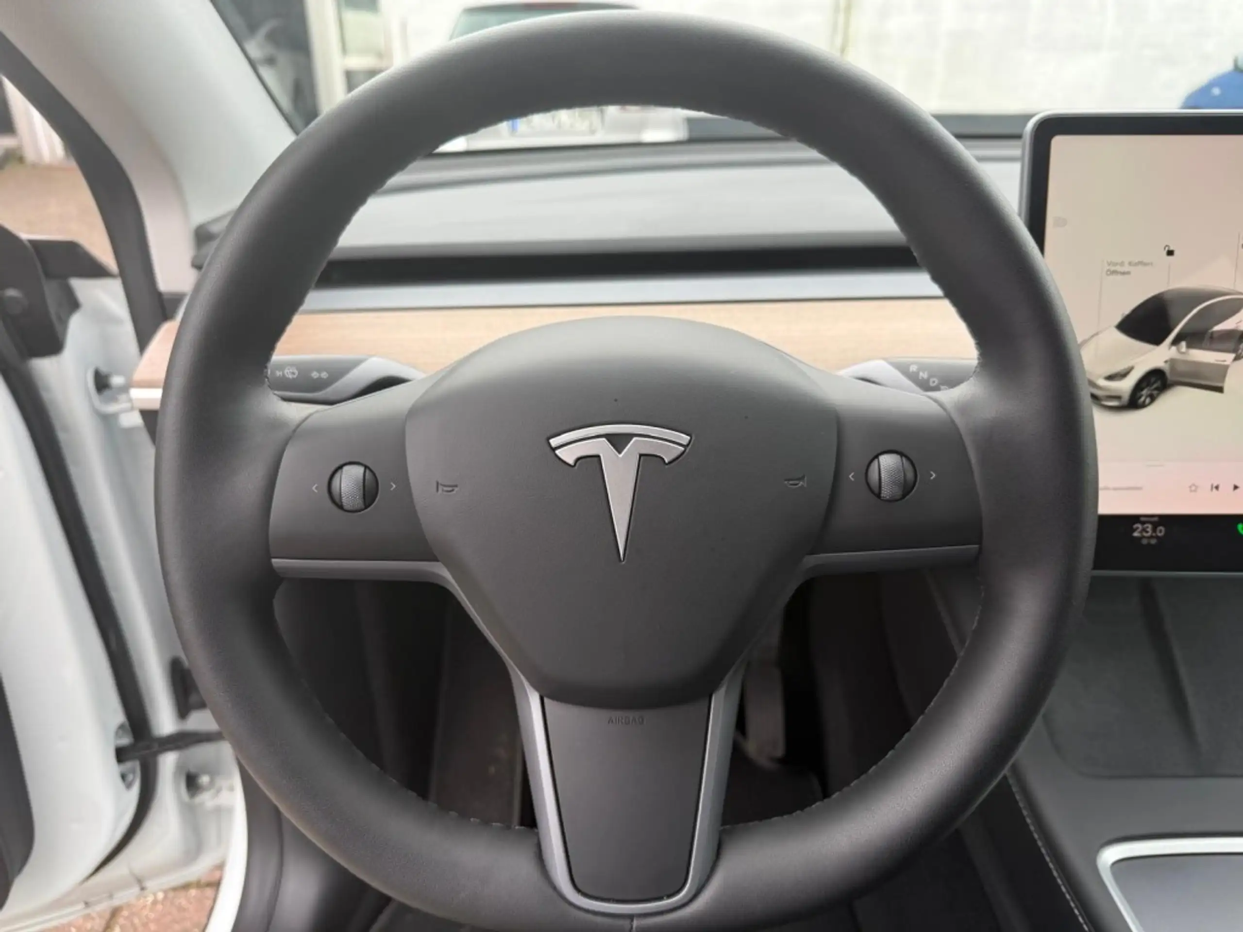 Tesla - Model Y