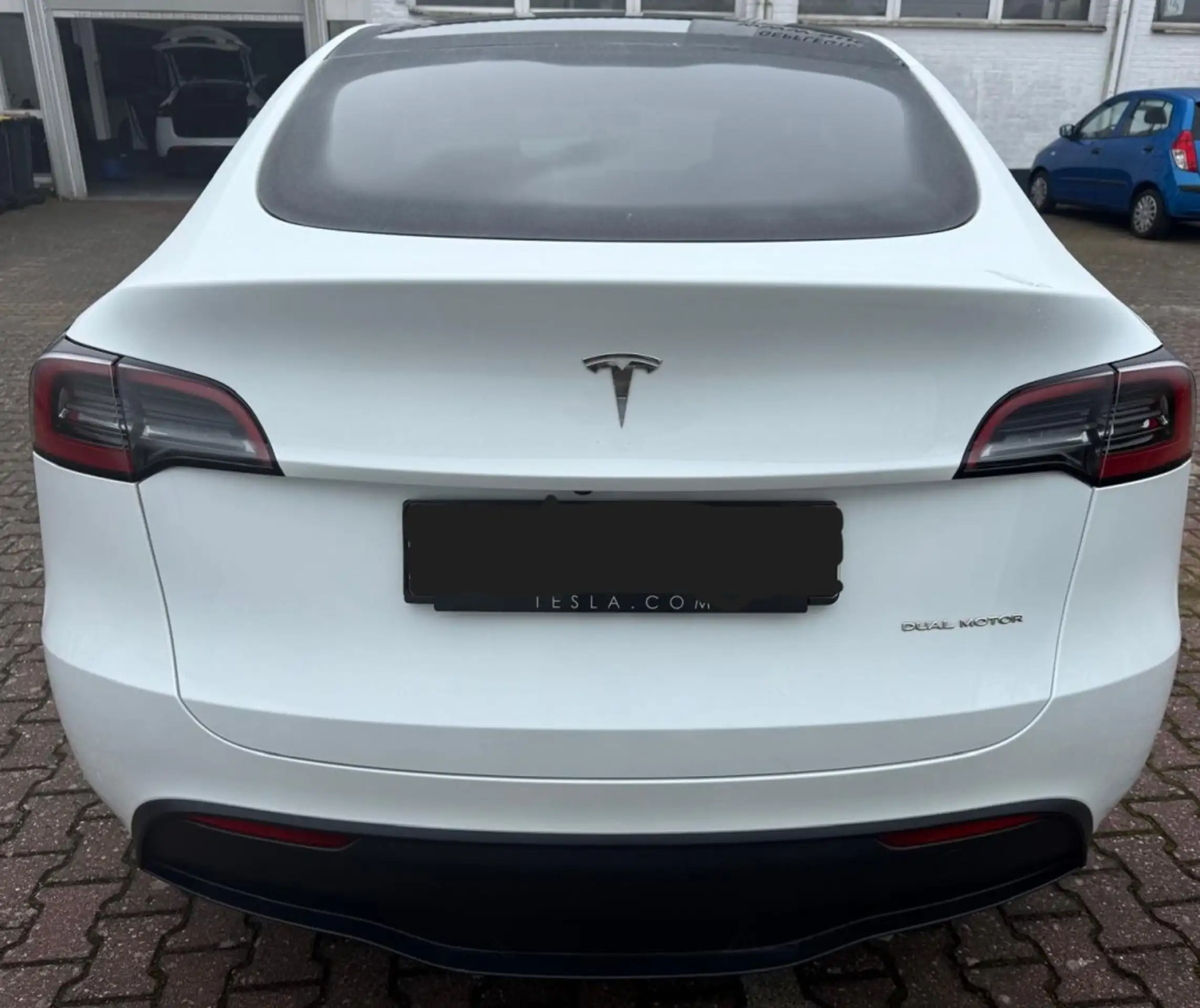 Tesla - Model Y