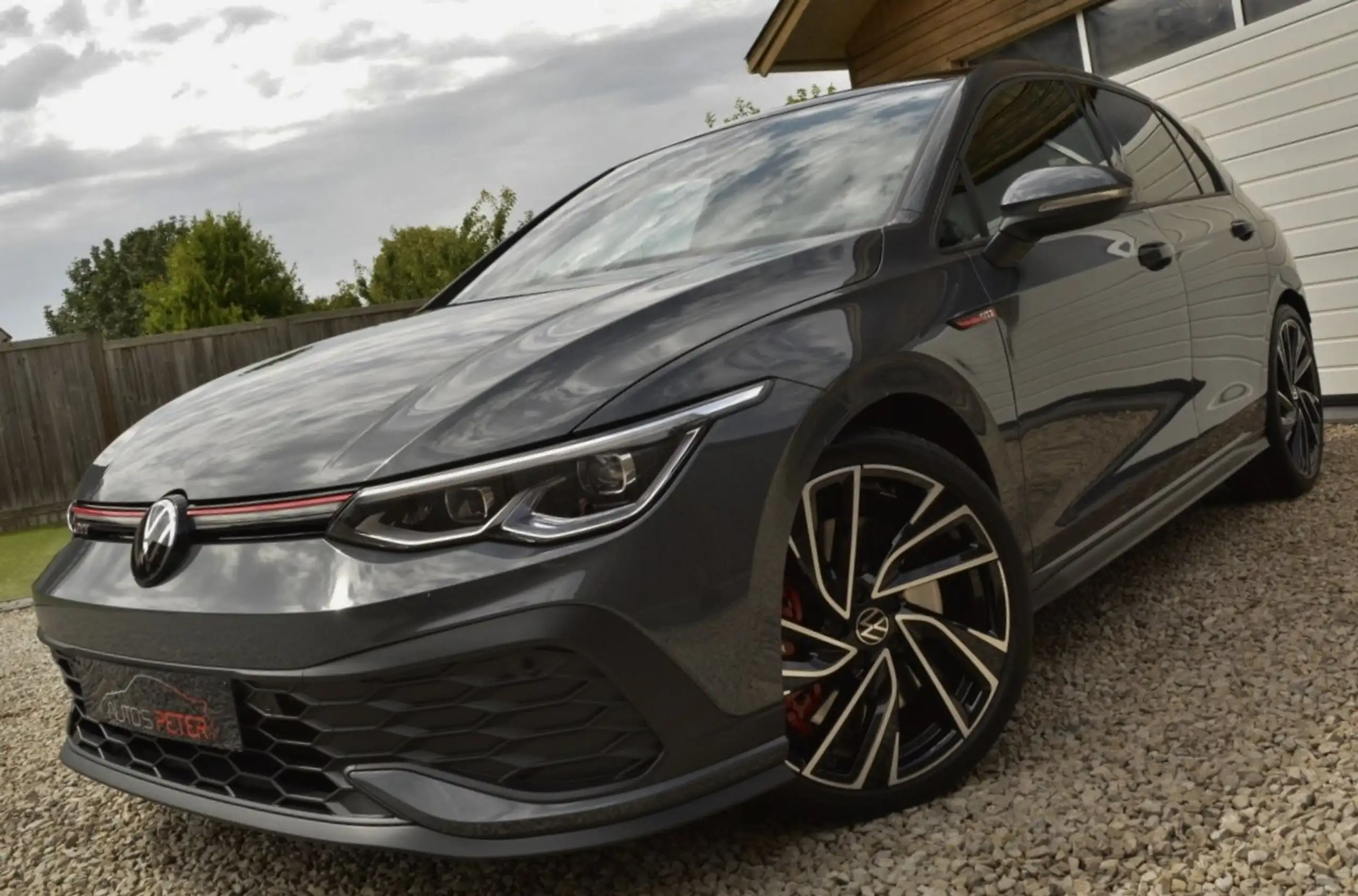 Volkswagen - Golf GTI