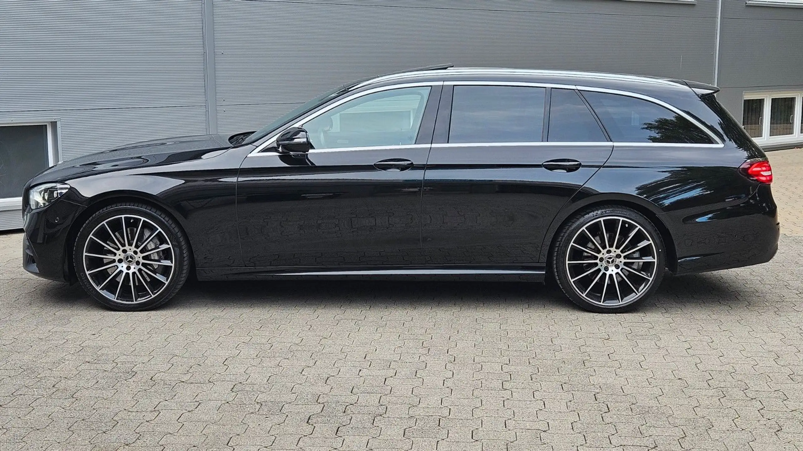 Mercedes-Benz - E 400