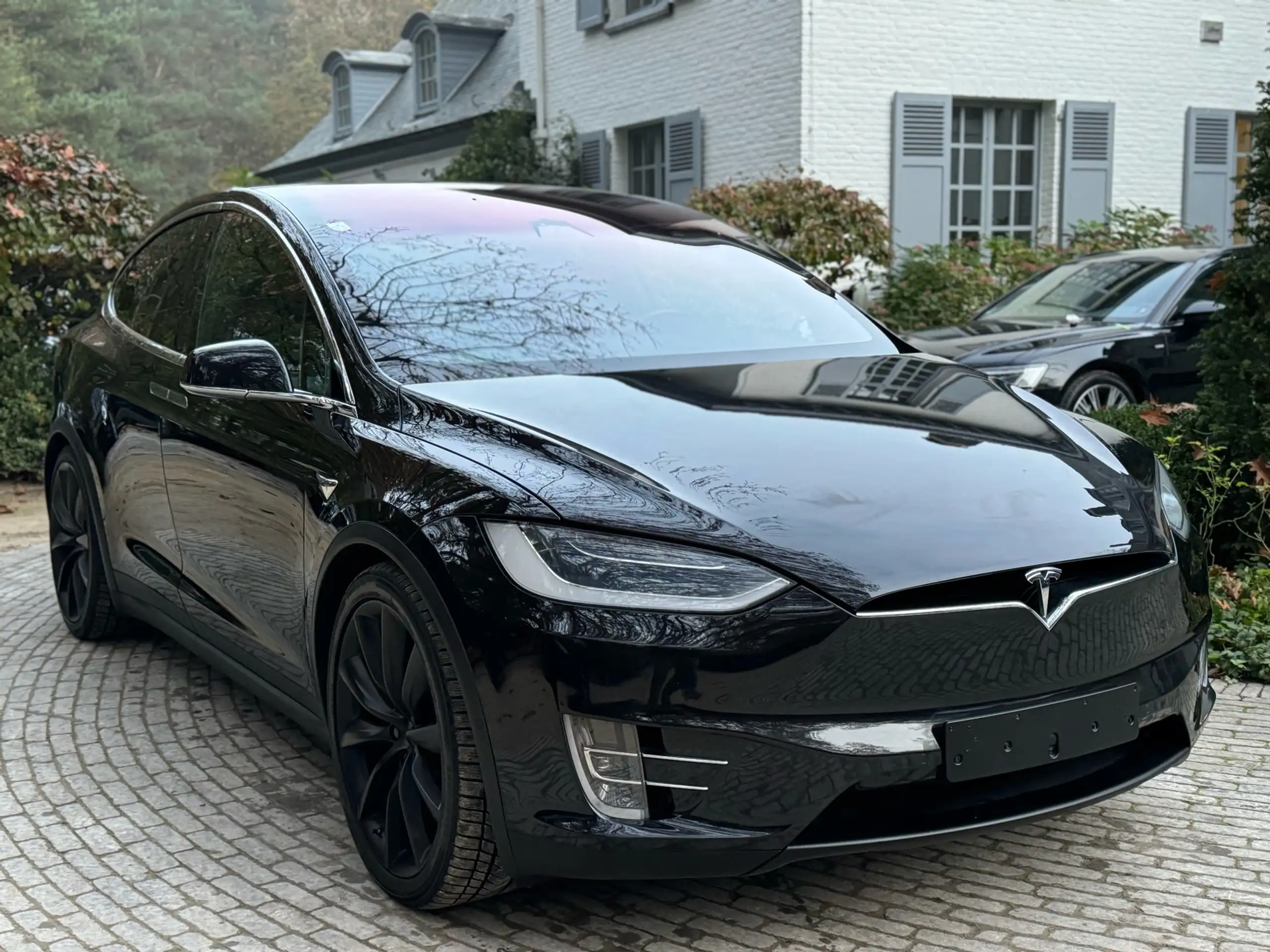 Tesla - Model X