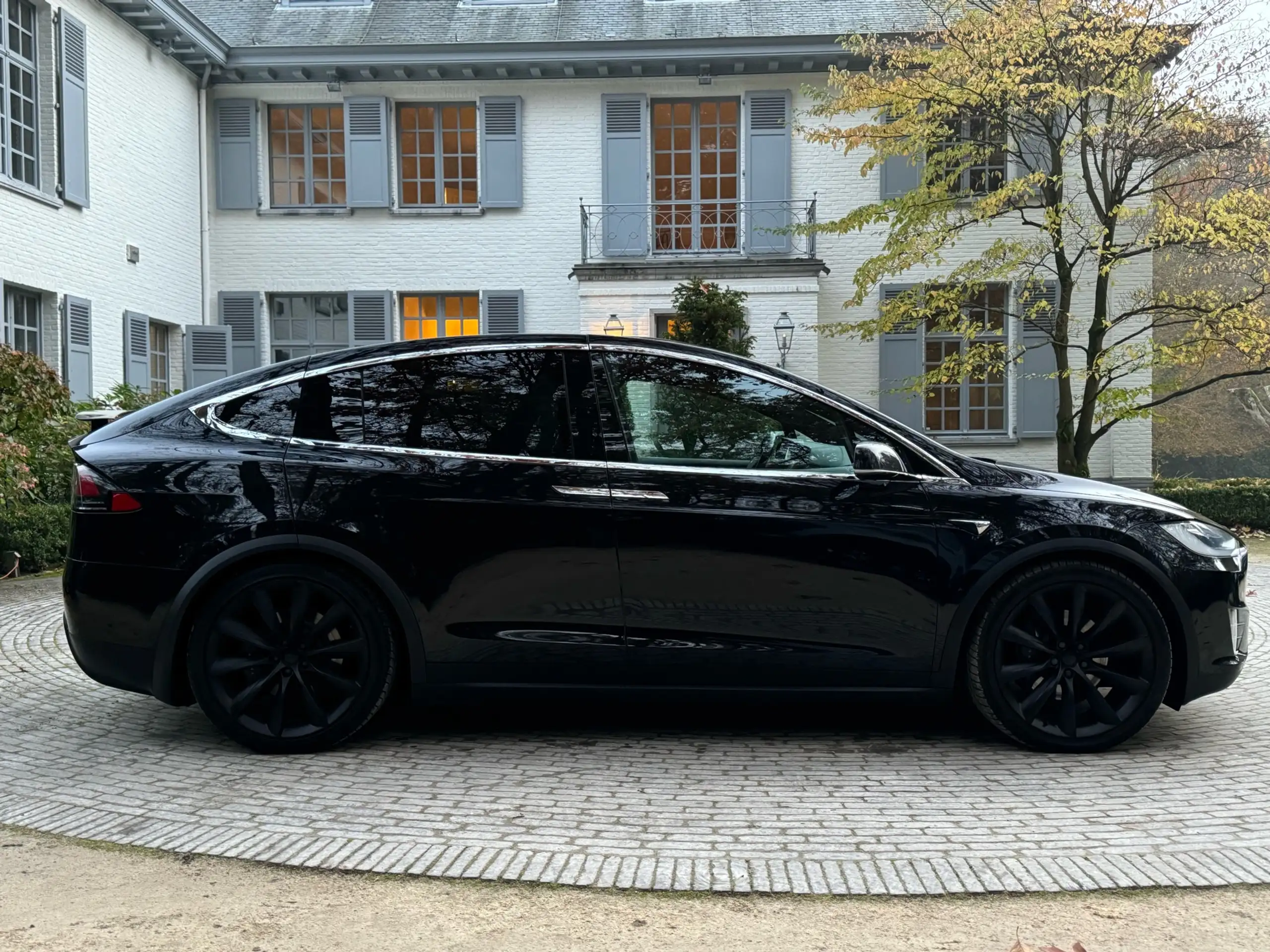 Tesla - Model X