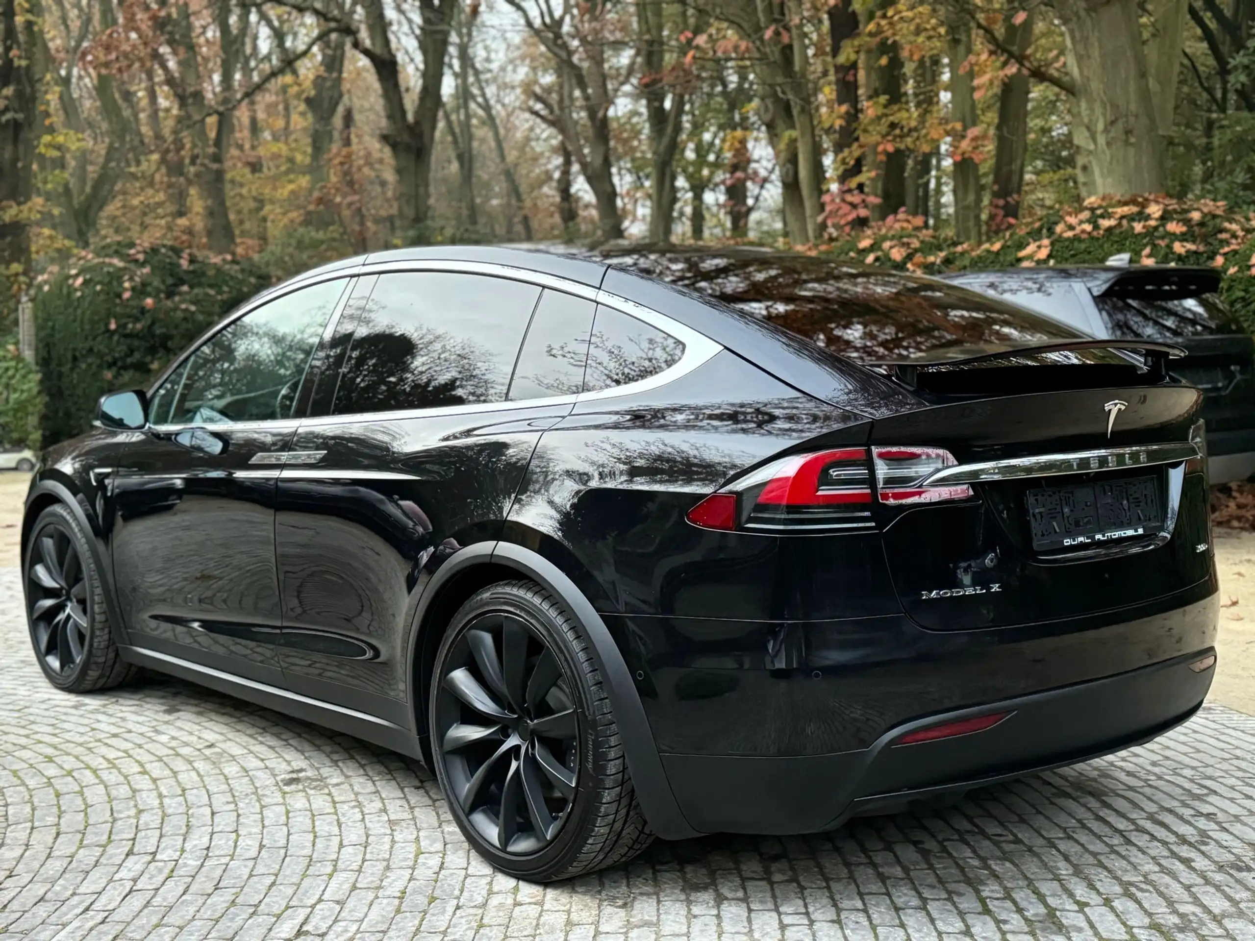 Tesla - Model X