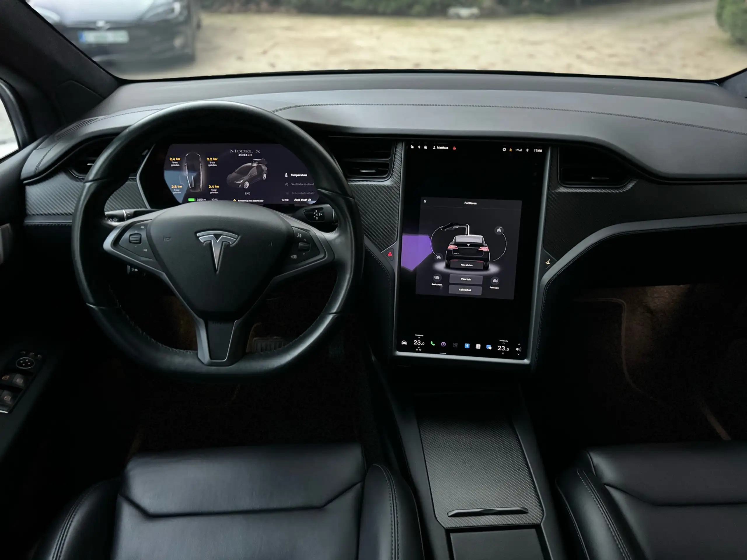 Tesla - Model X