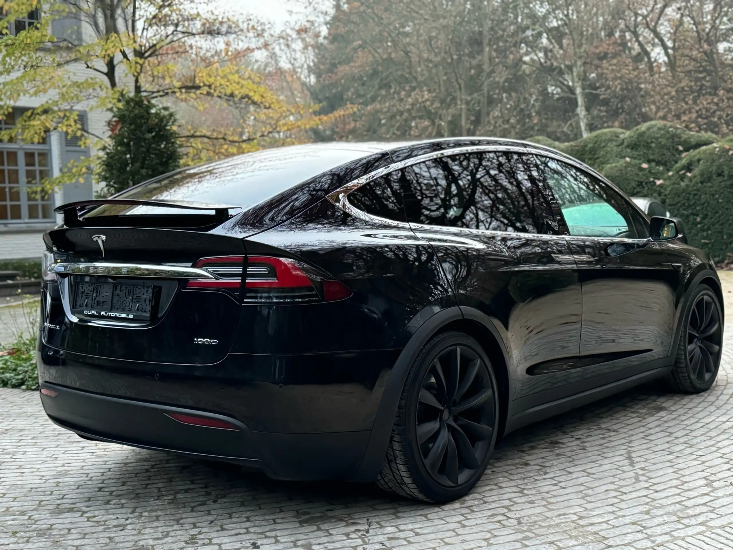 Tesla - Model X