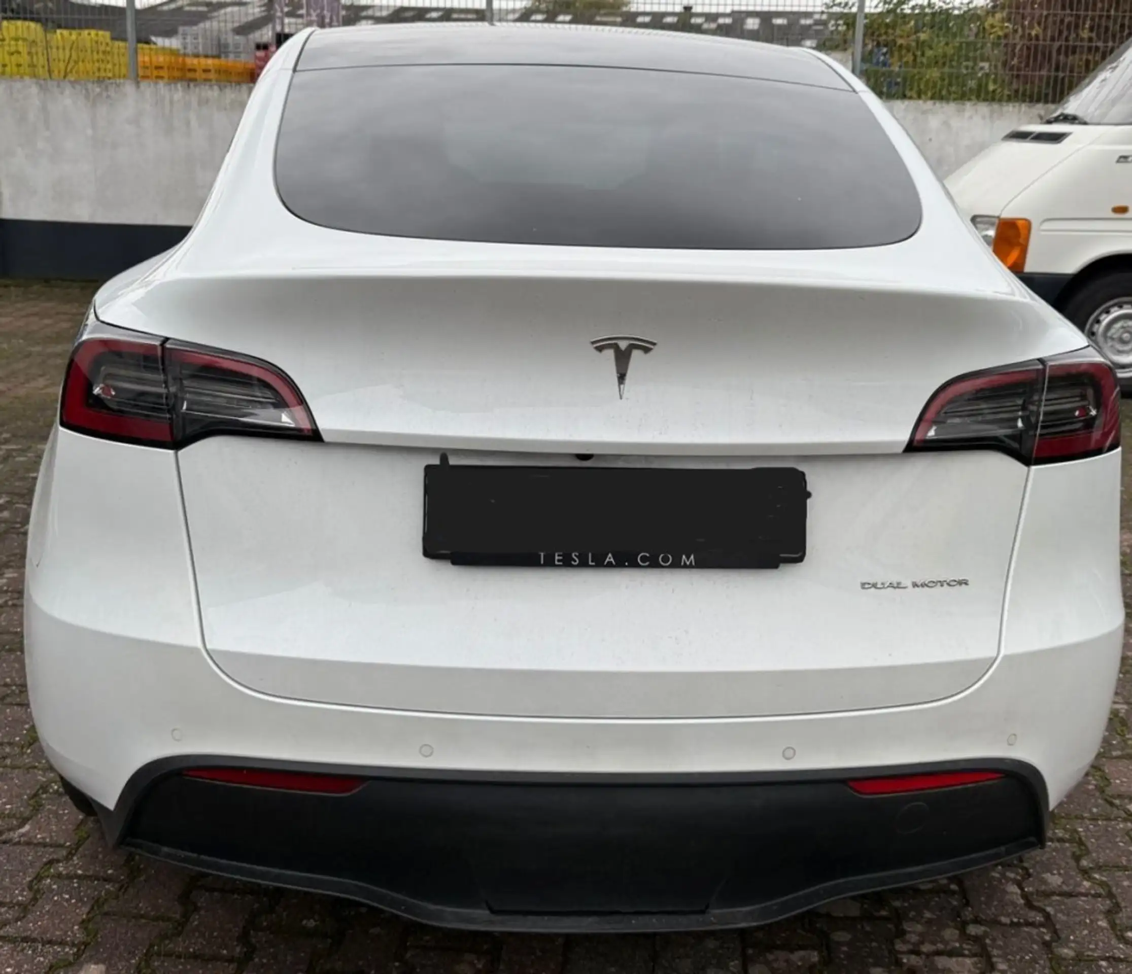 Tesla - Model Y