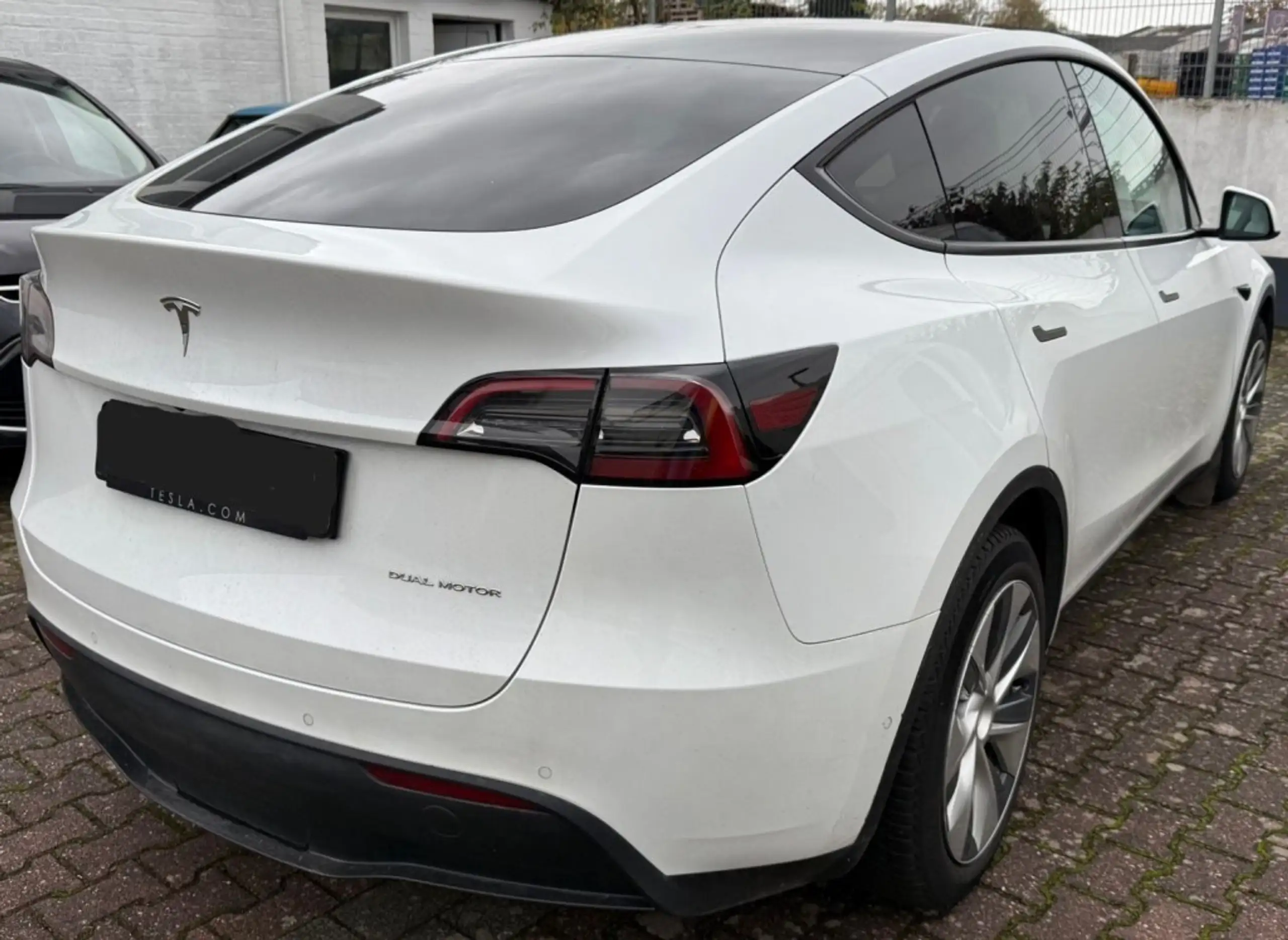 Tesla - Model Y