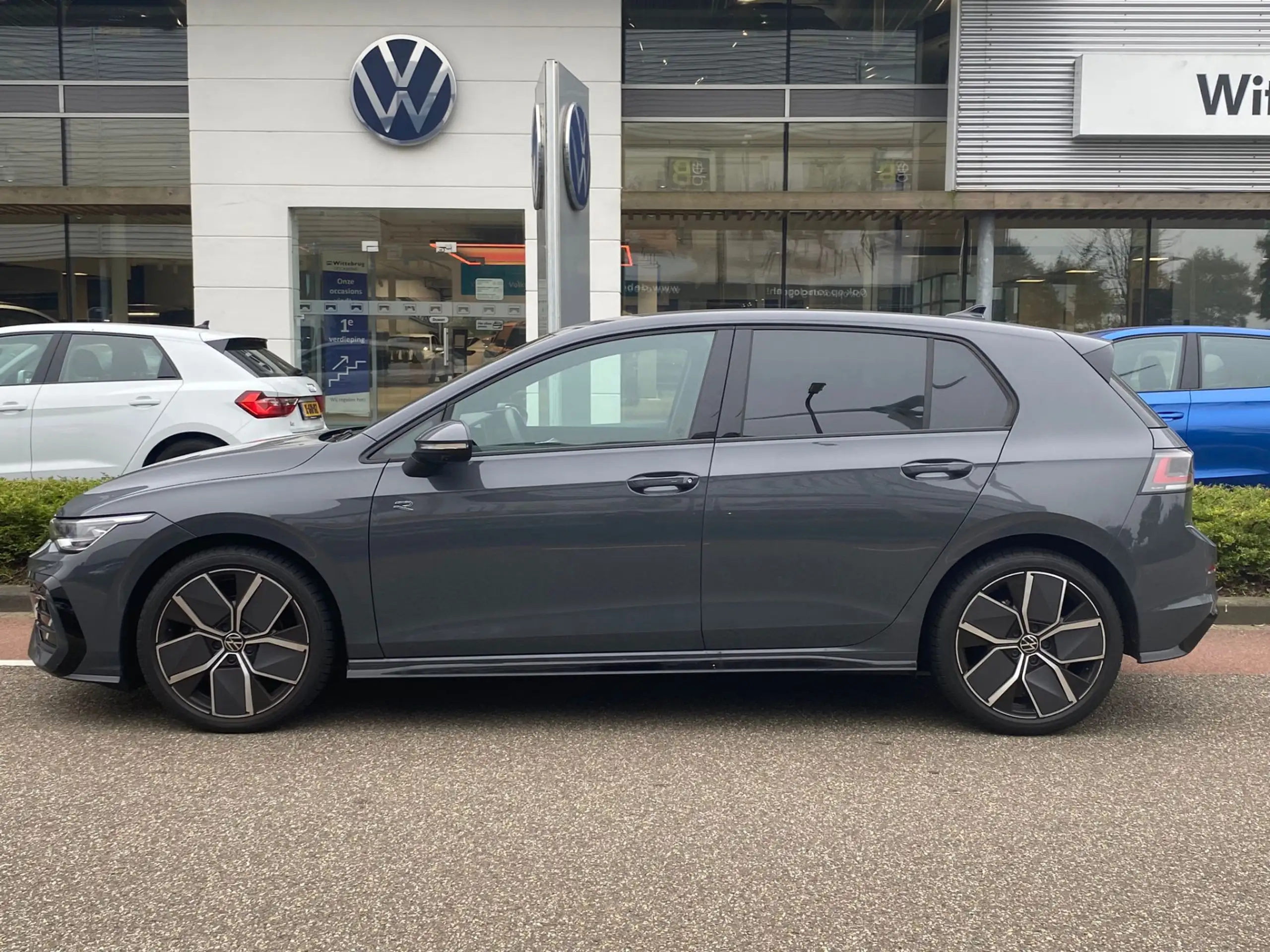 Volkswagen - Golf