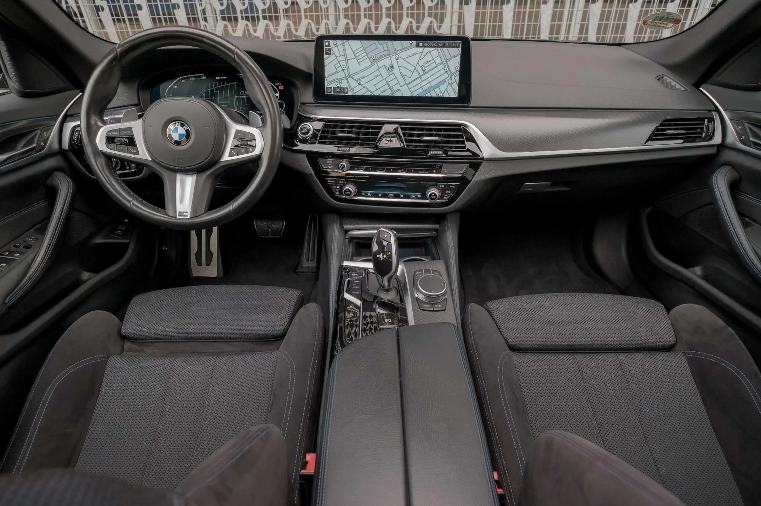 BMW - 530