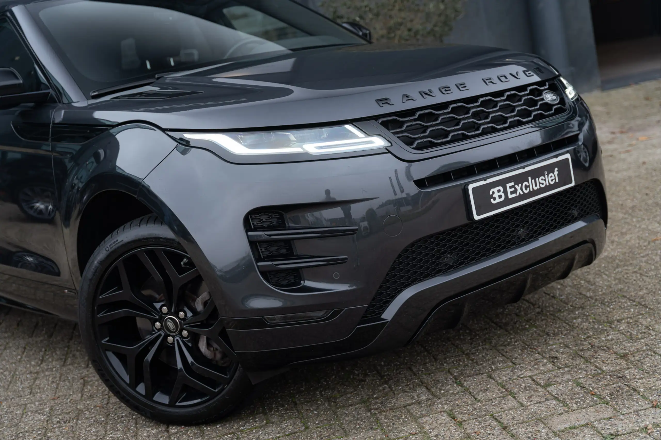 Land Rover - Range Rover Evoque