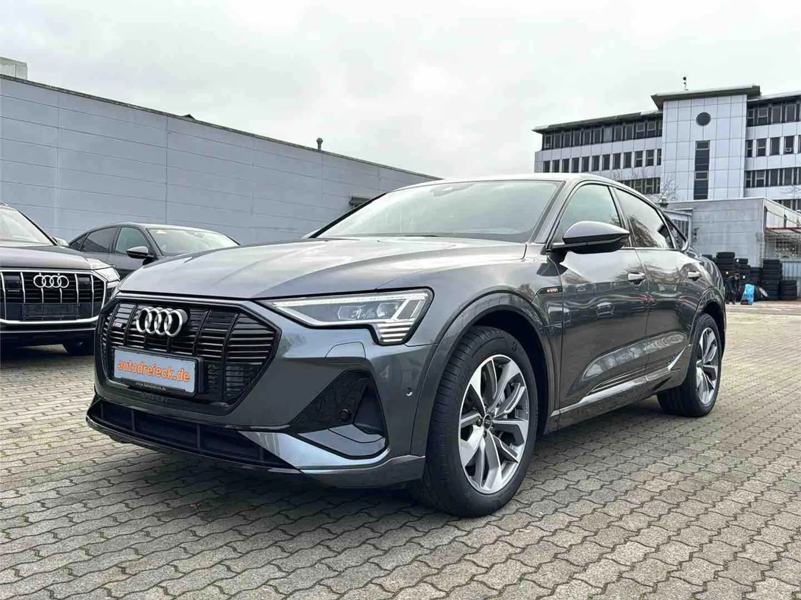 Audi - e-tron