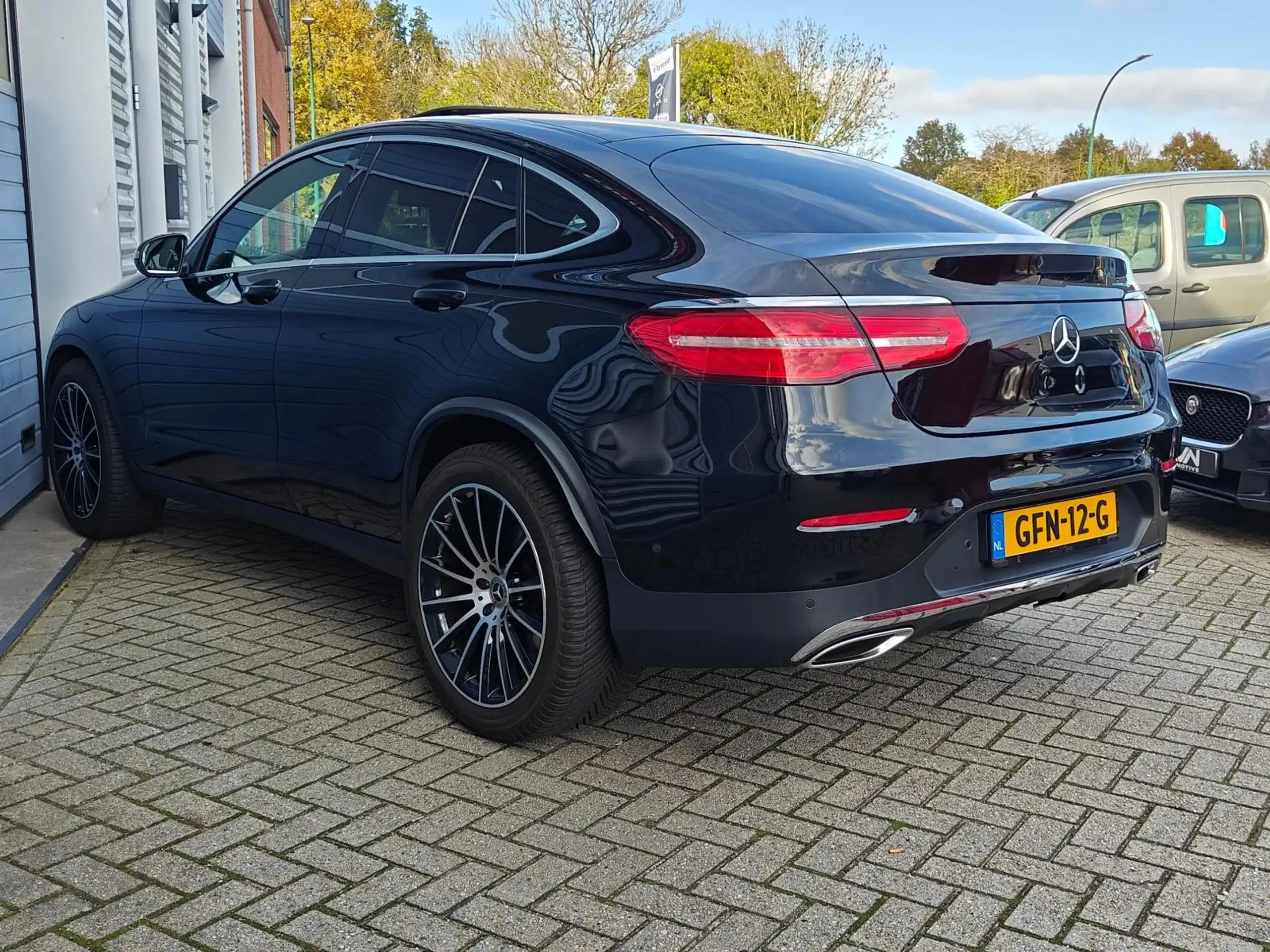 Mercedes-Benz - GLC 250