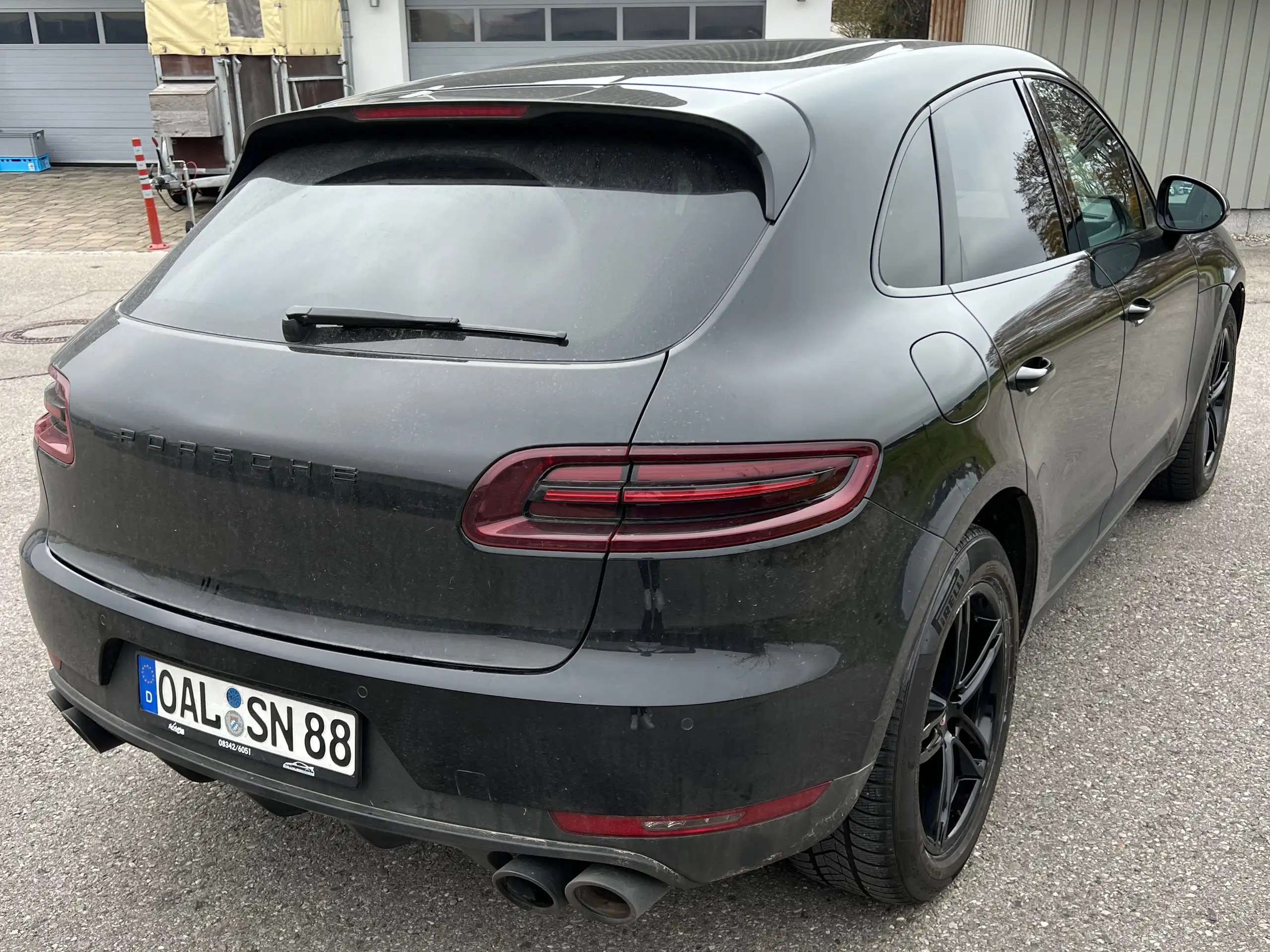 Porsche - Macan