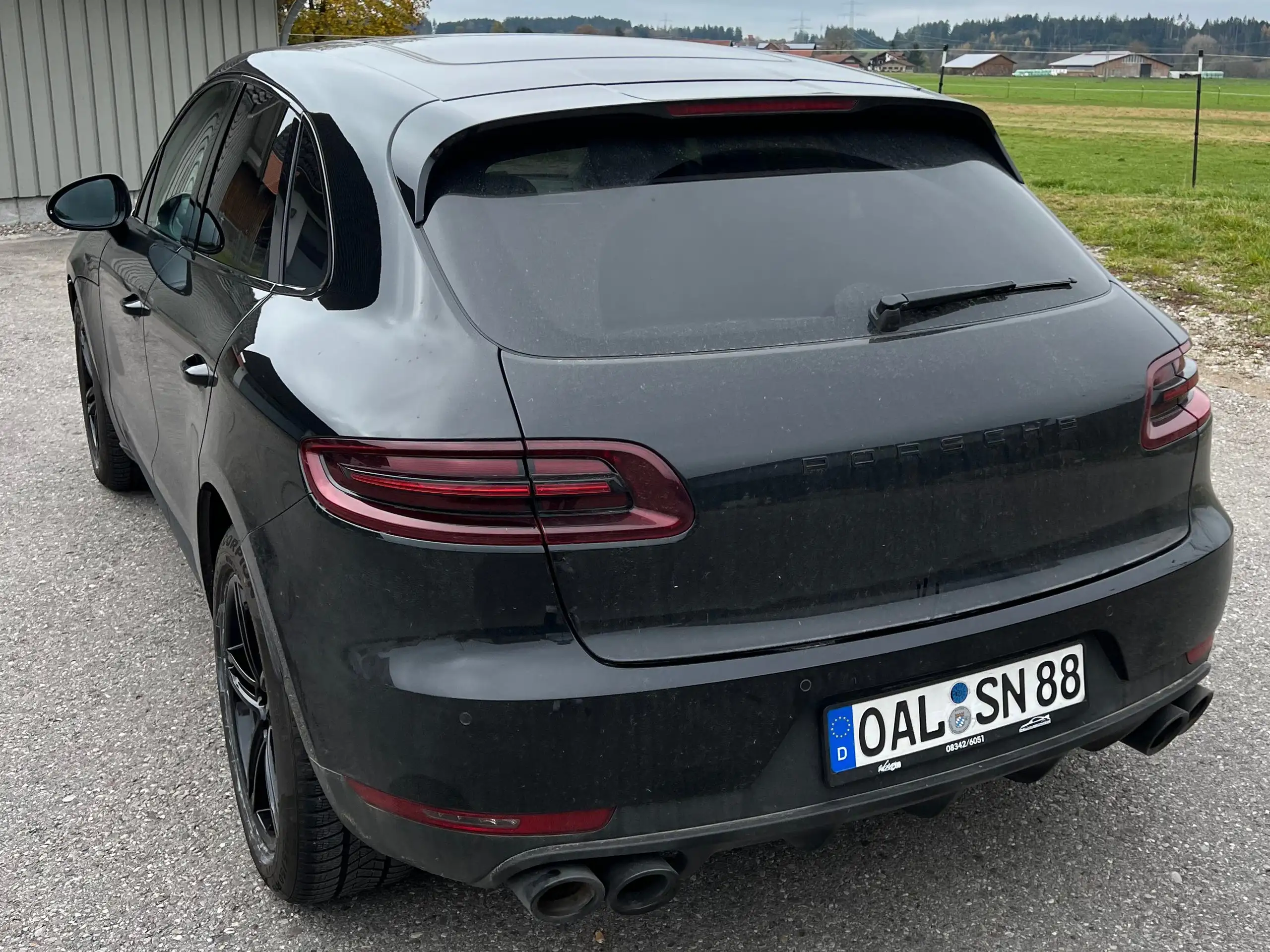 Porsche - Macan