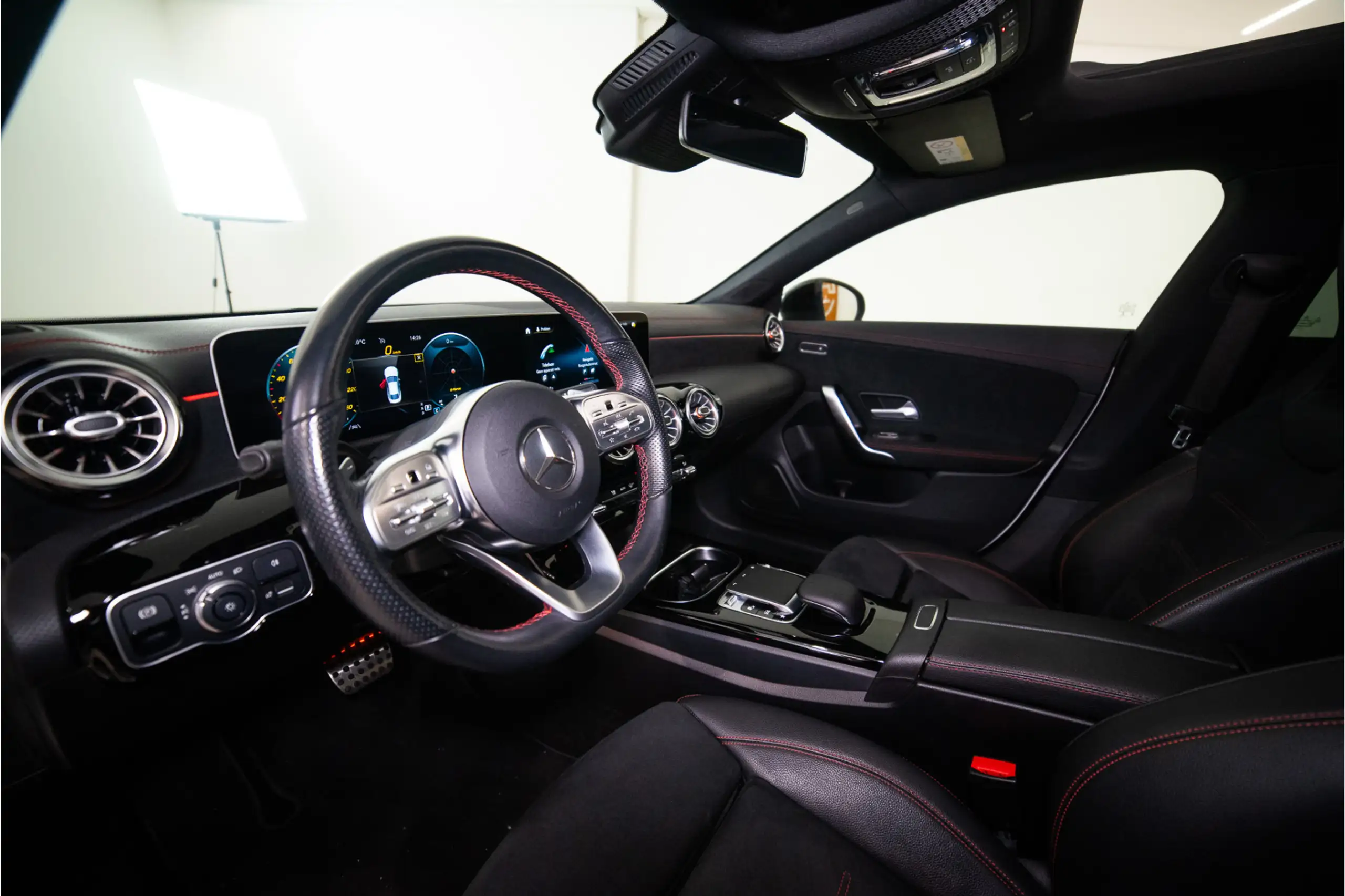 Mercedes-Benz - CLA 220