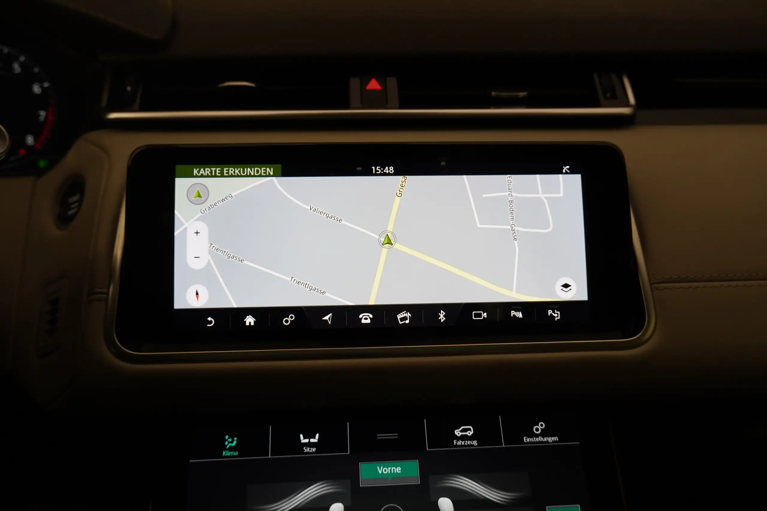 Land Rover - Range Rover Velar