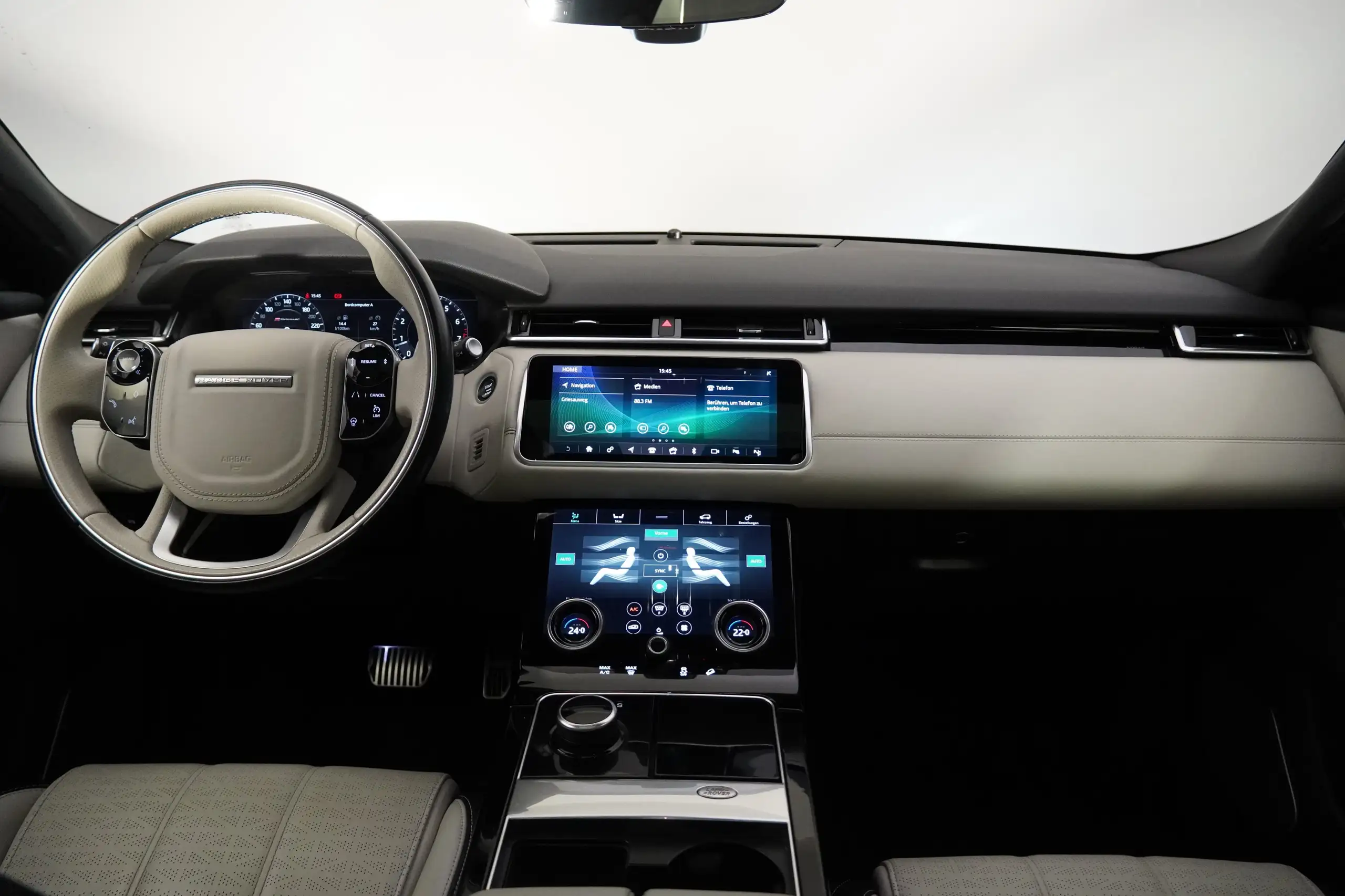 Land Rover - Range Rover Velar