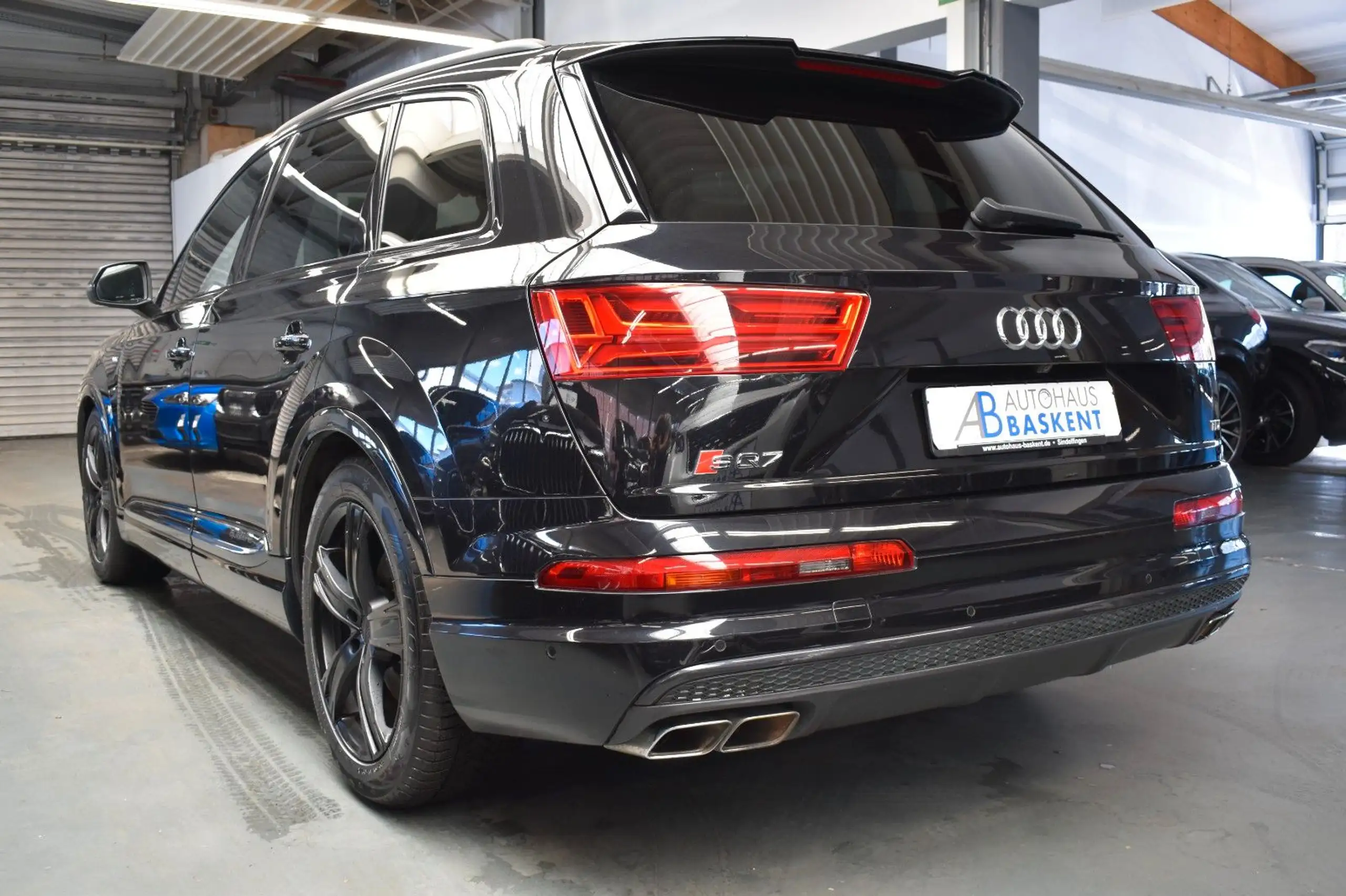 Audi - SQ7