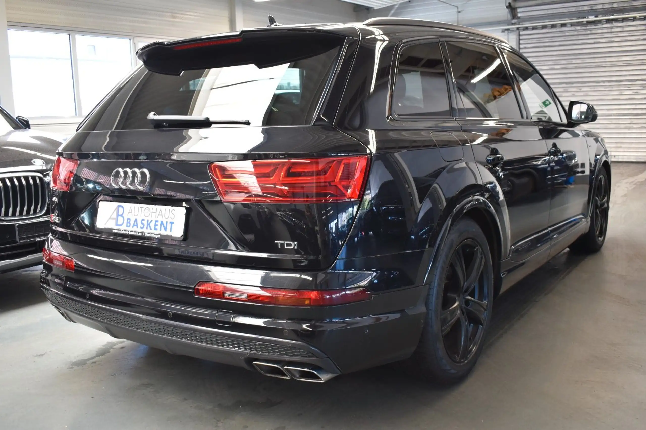 Audi - SQ7