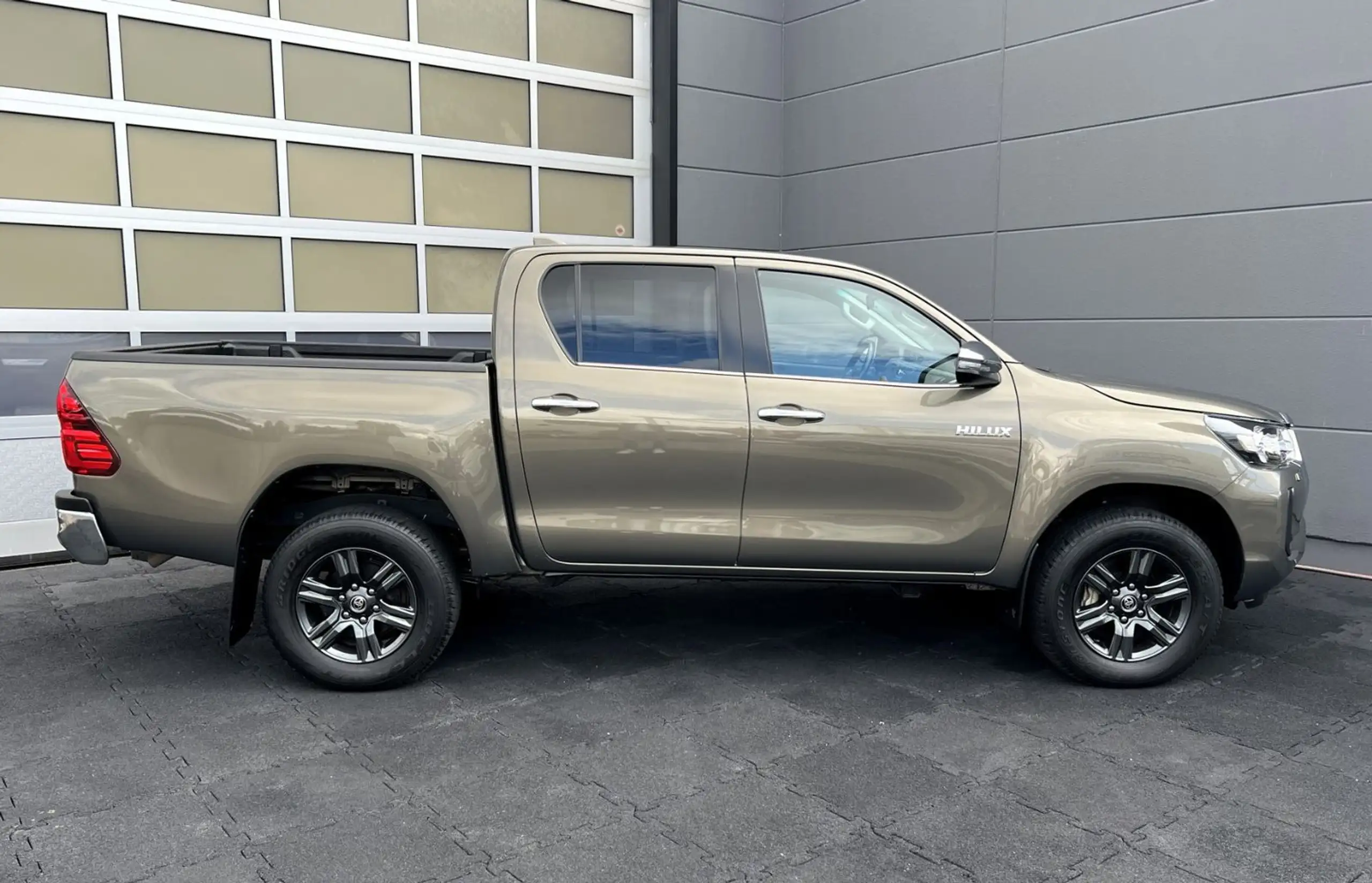 Toyota - Hilux