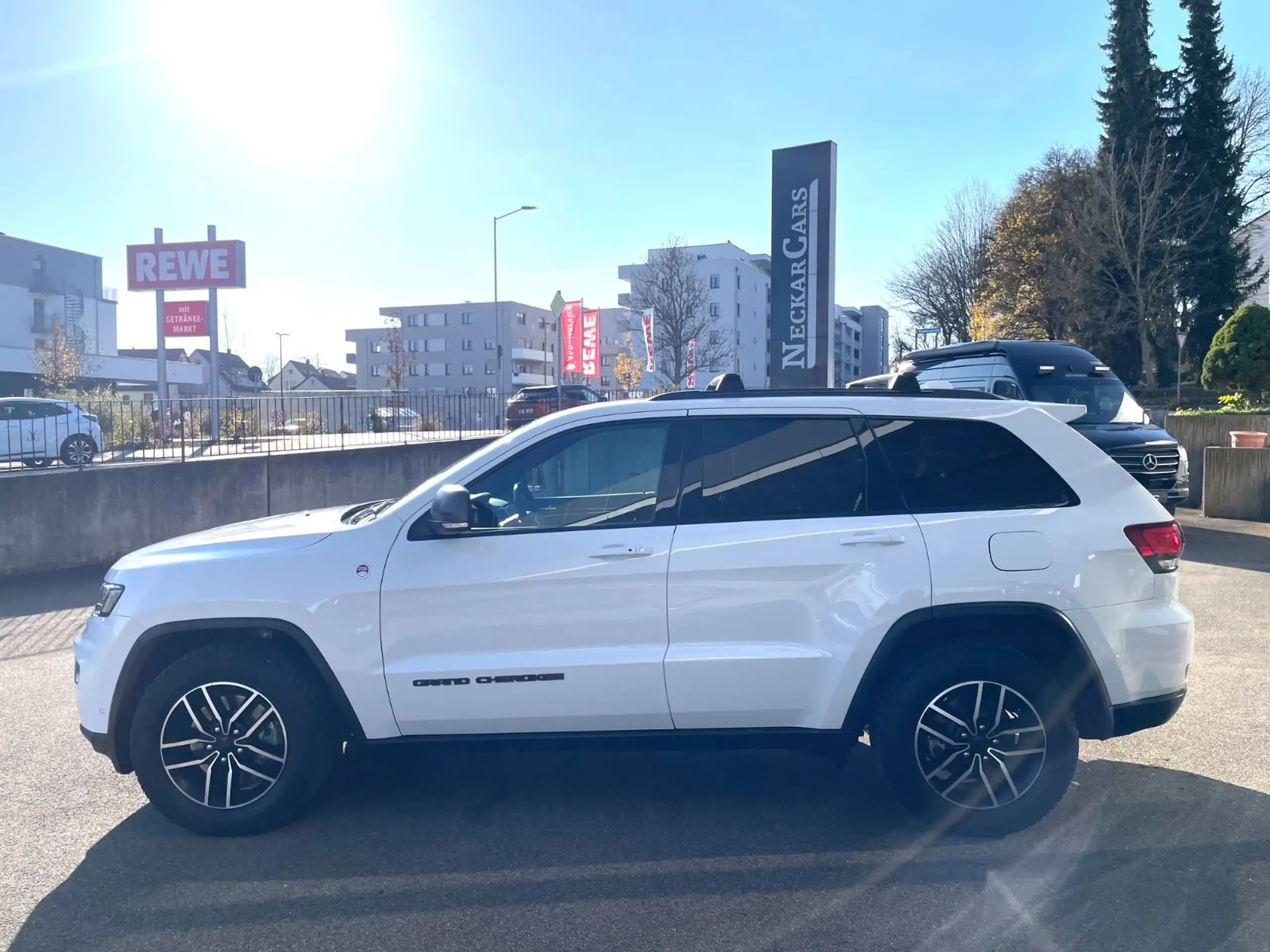 Jeep - Grand Cherokee