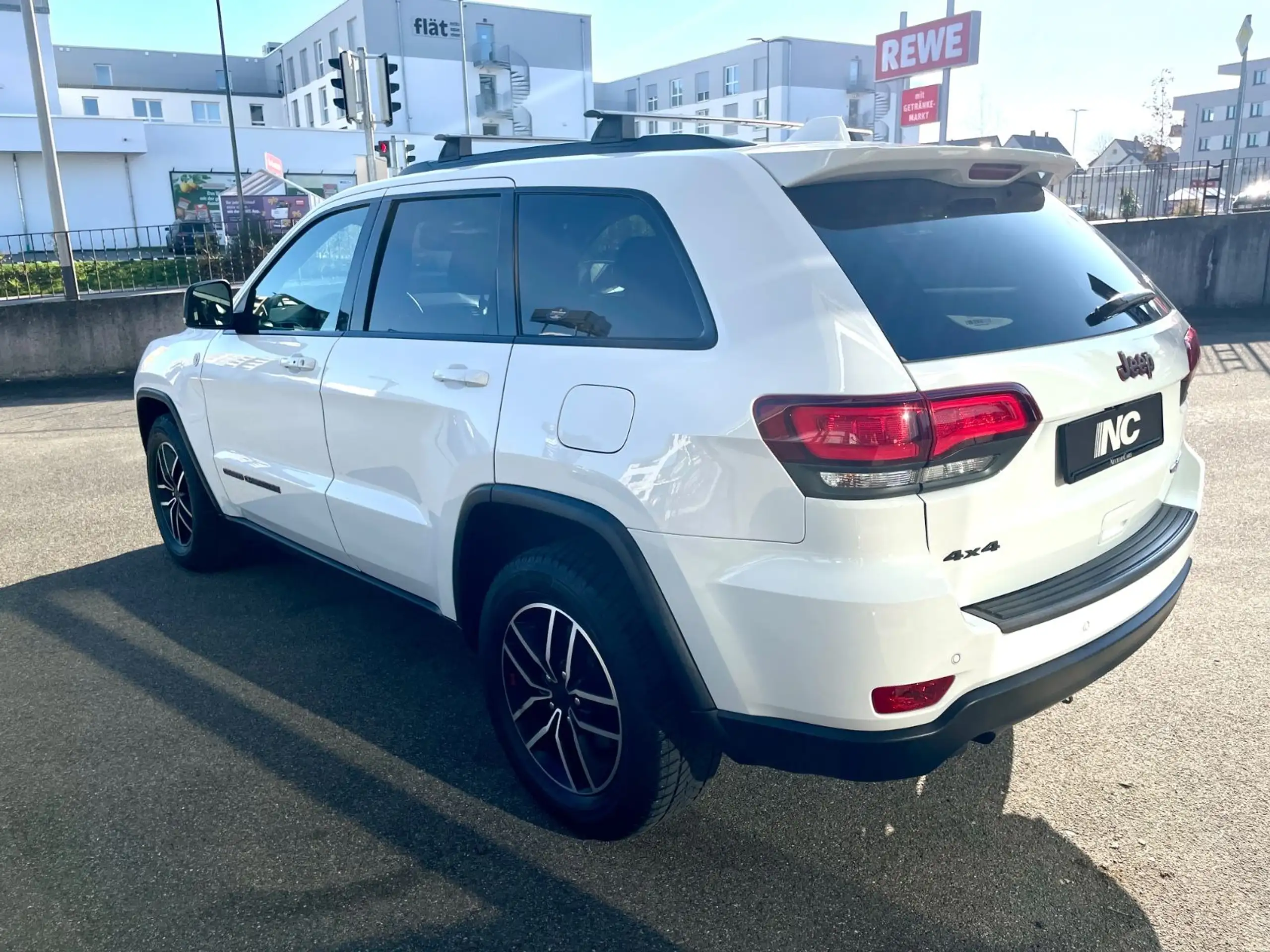 Jeep - Grand Cherokee