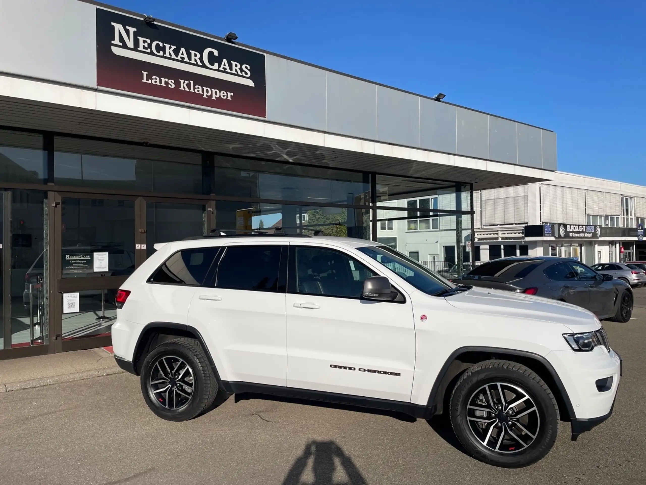 Jeep - Grand Cherokee