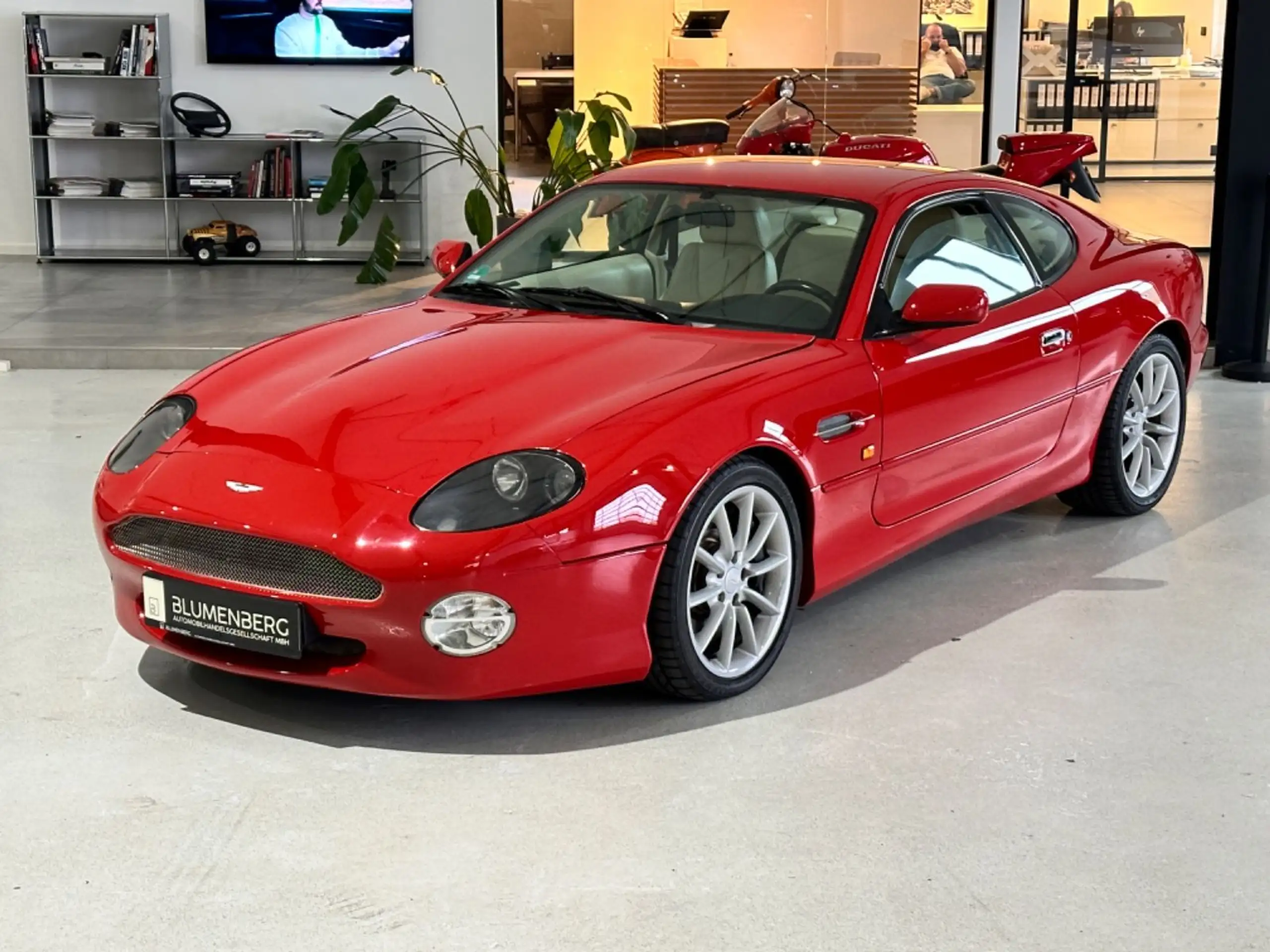 Aston Martin - DB7