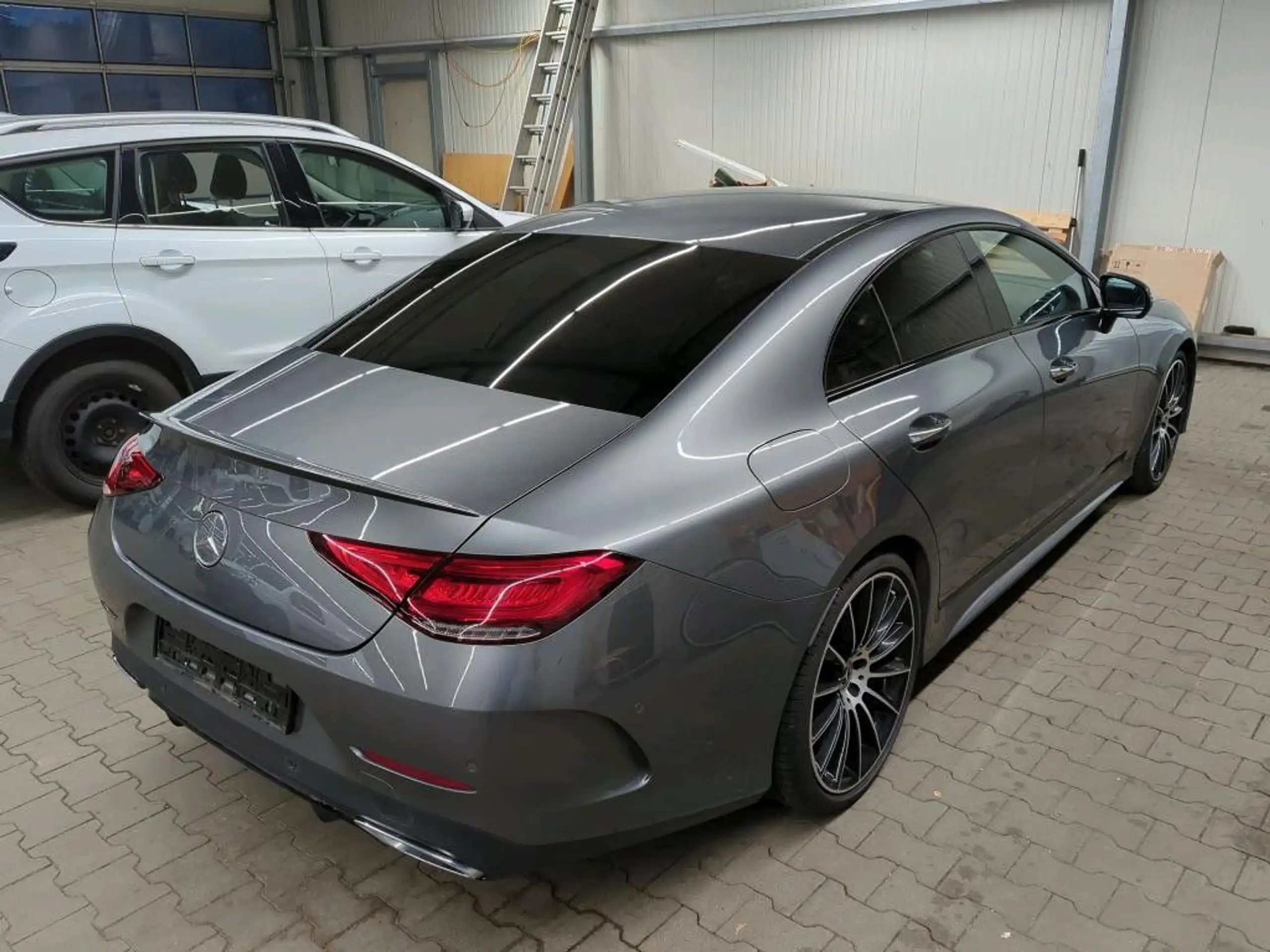 Mercedes-Benz - CLS 300