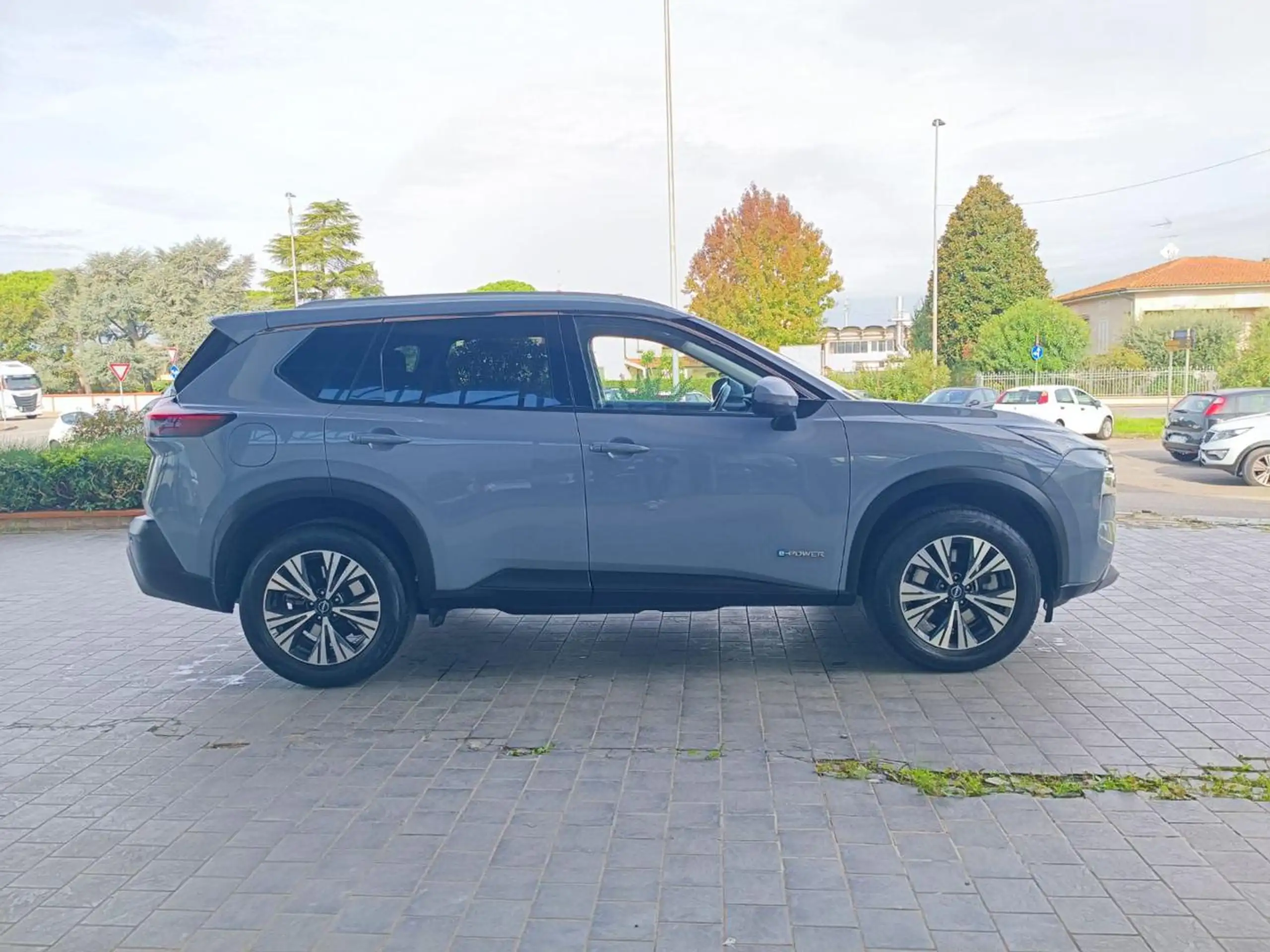 Nissan - X-Trail