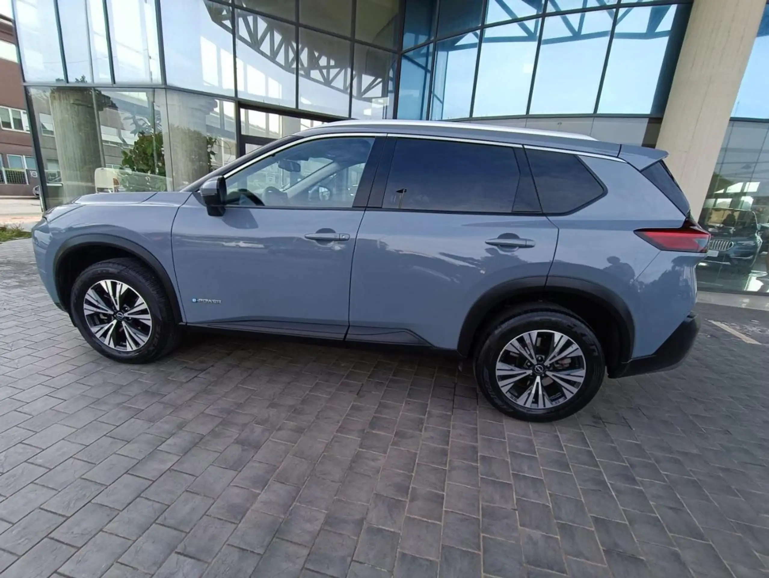 Nissan - X-Trail